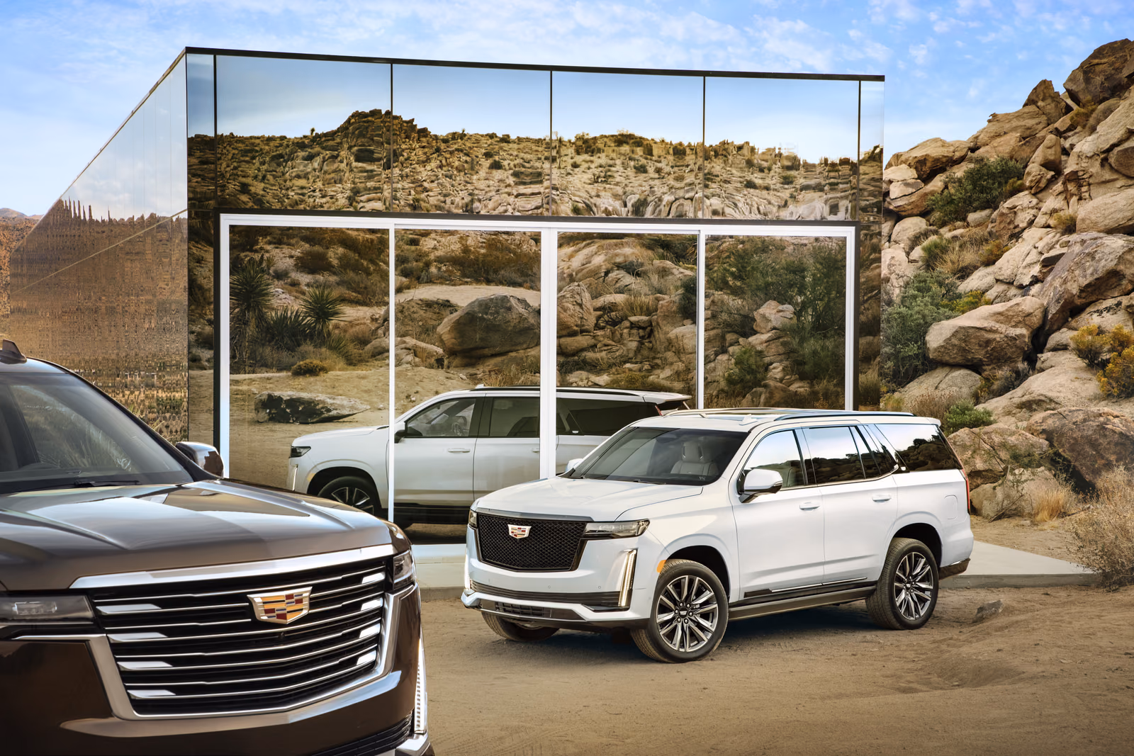Cadillac Escalade — спереди в три четверти