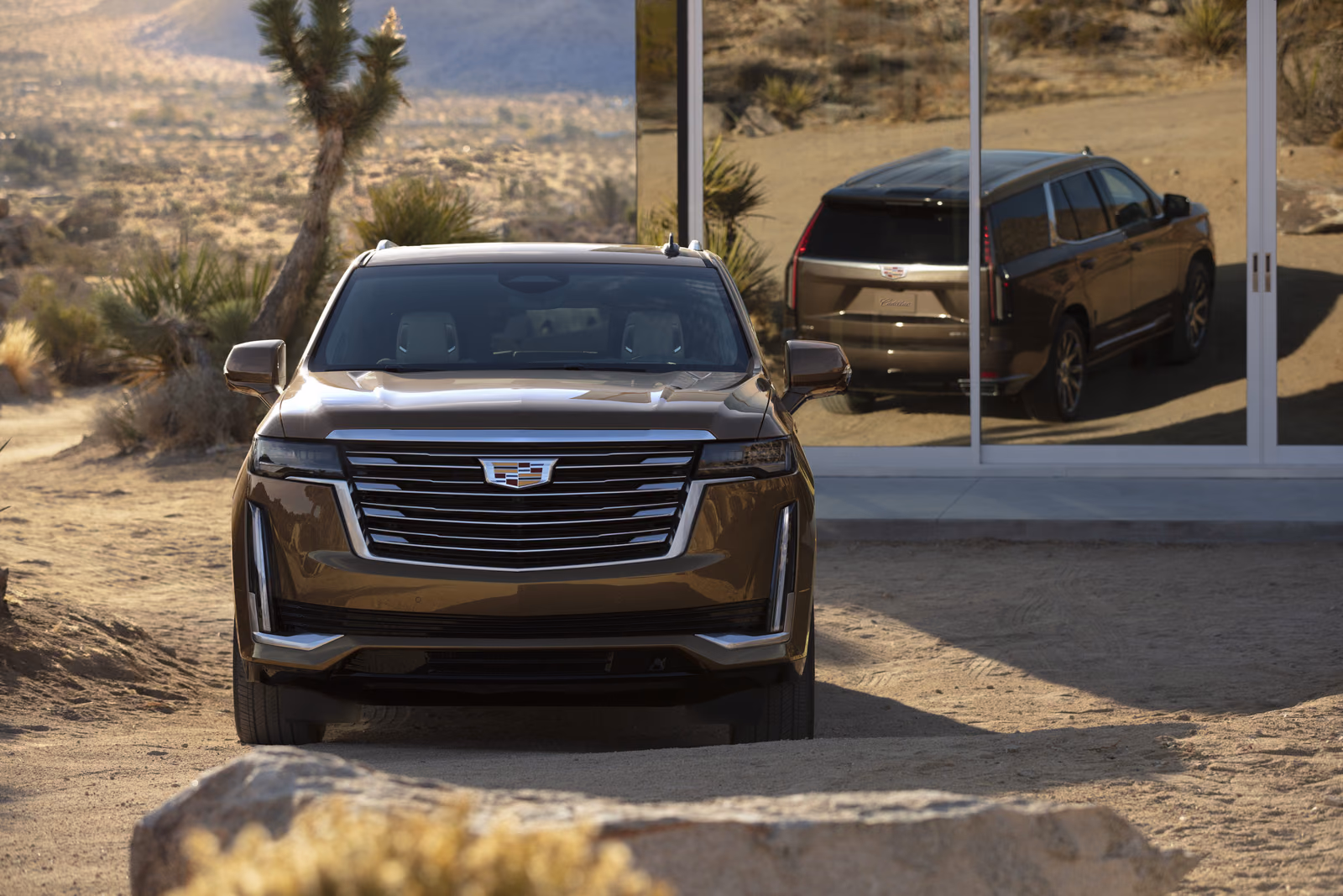 Cadillac Escalade — в движении