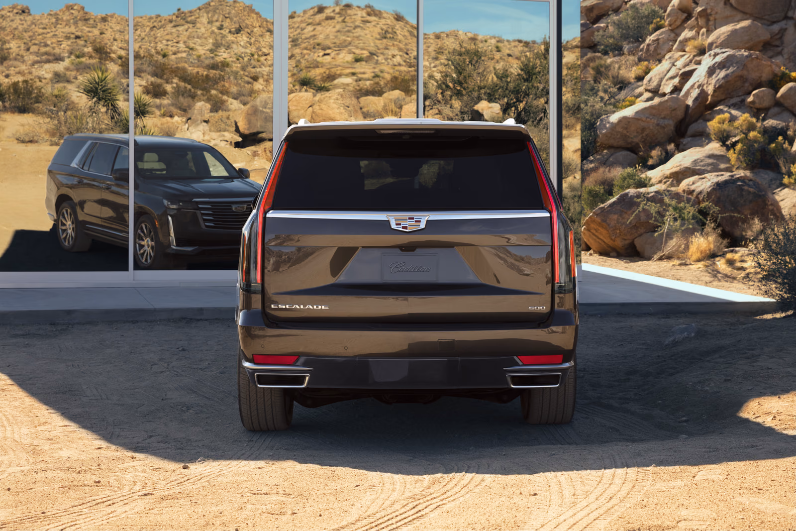 Cadillac Escalade — в студии