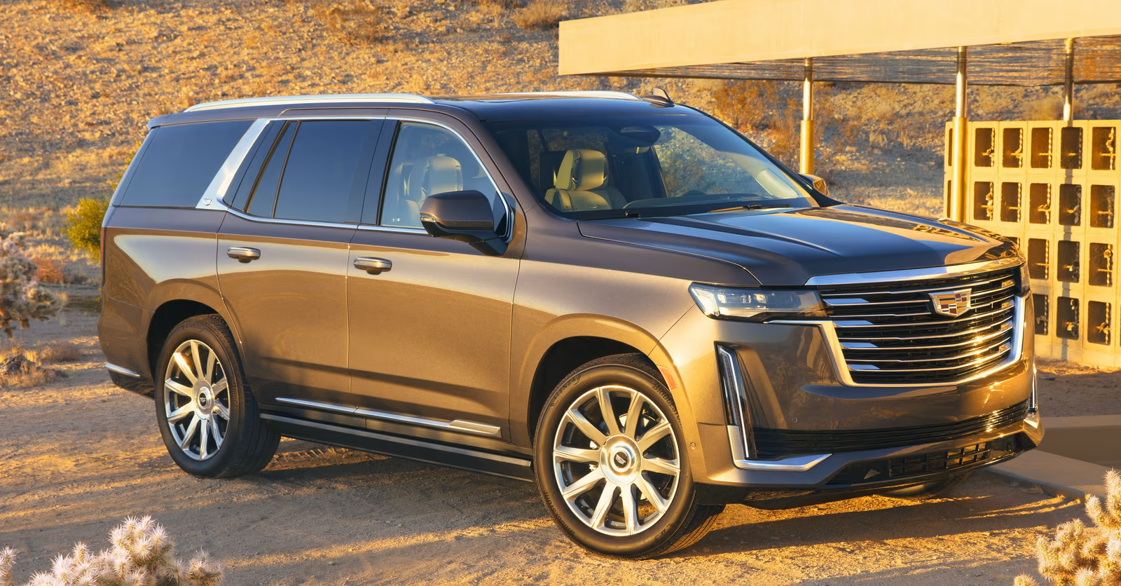 Cadillac Escalade — в движении