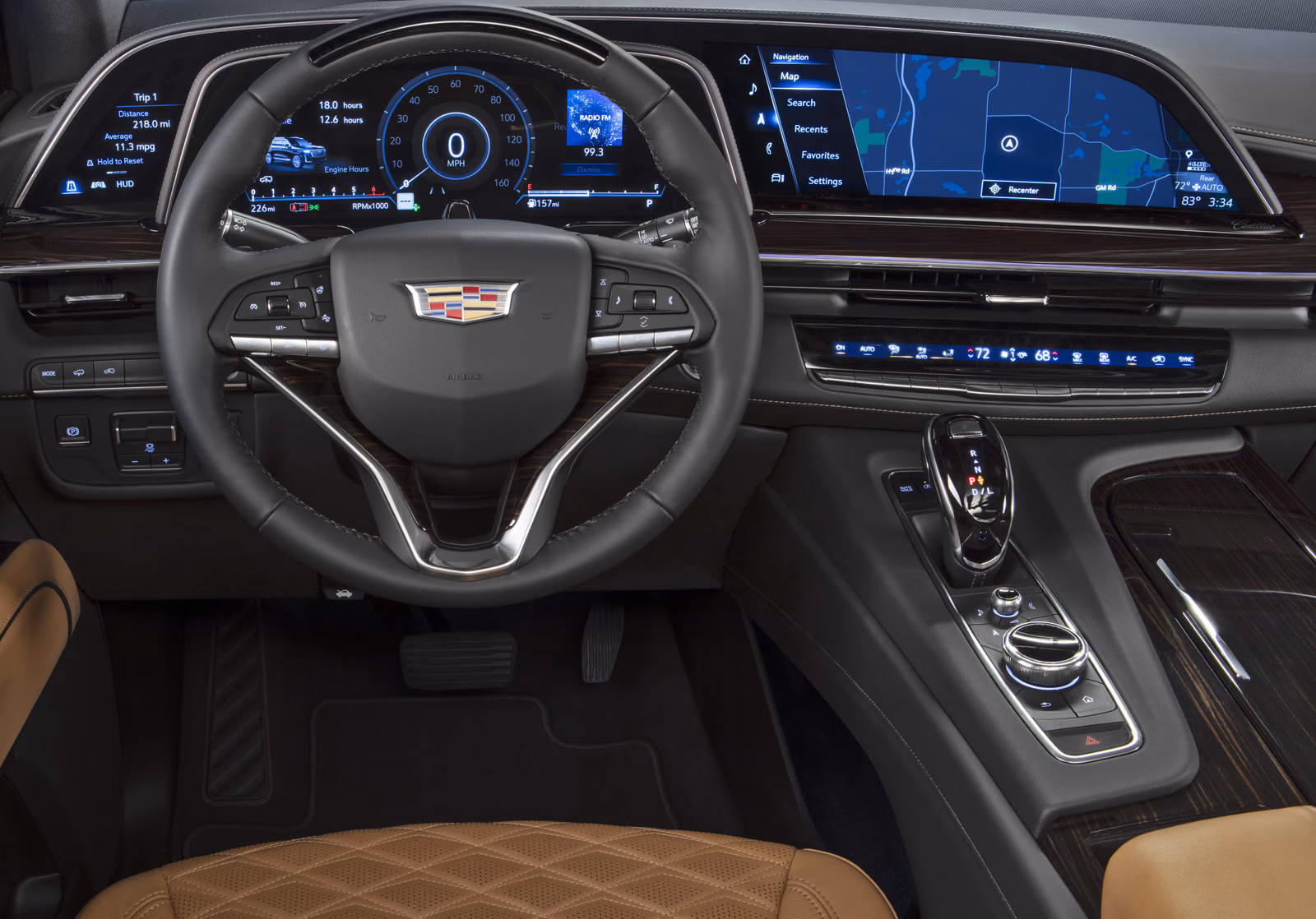 Cadillac Escalade — передняя панель и руль