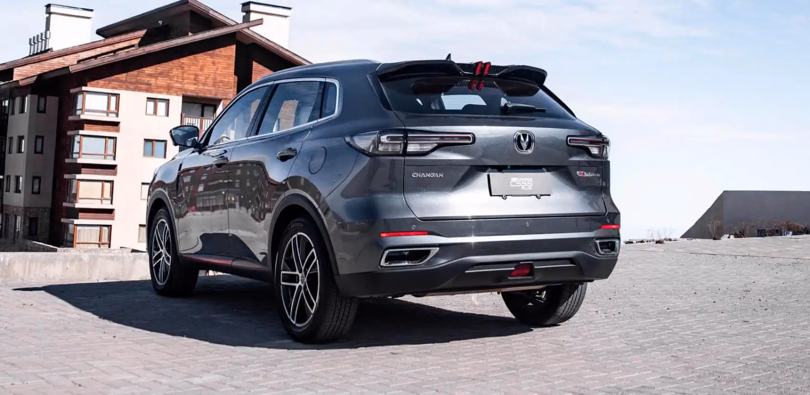 Changan CS55 Plus сзади в три четверти
