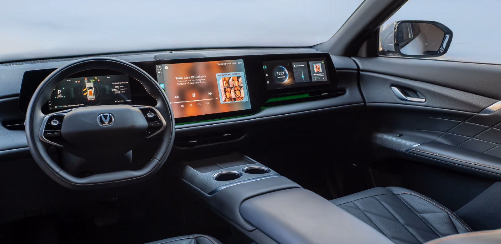 Передняя панель и экраны Changan CS75 Plus