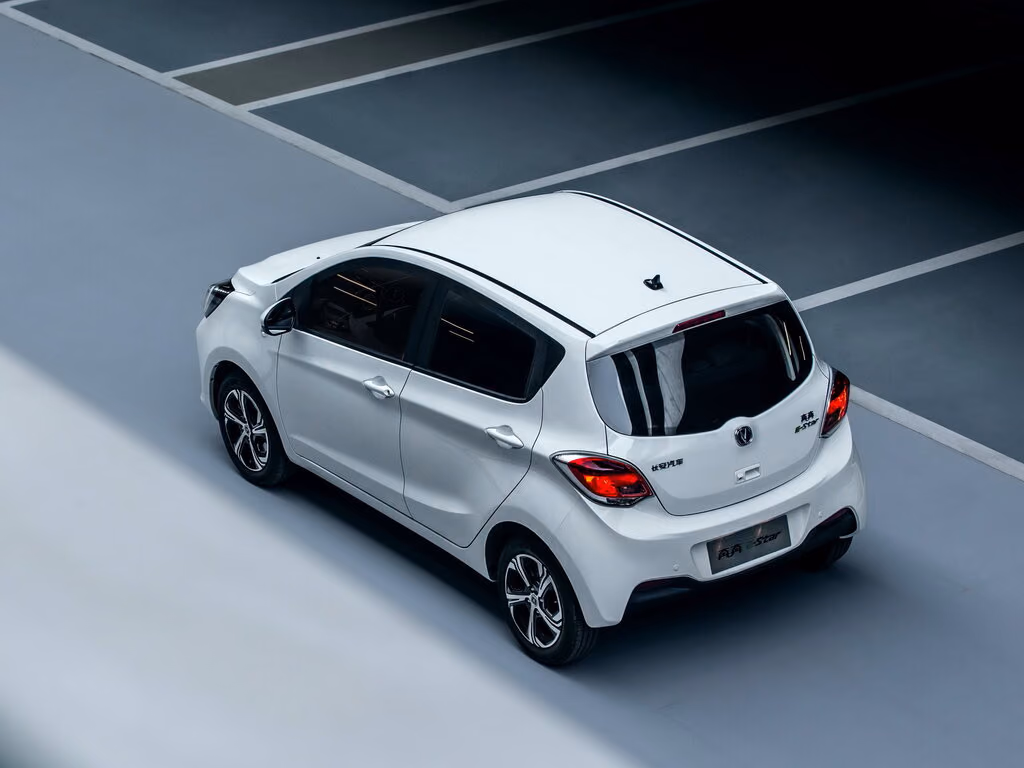 Changan E-Star — вид сверху сзади