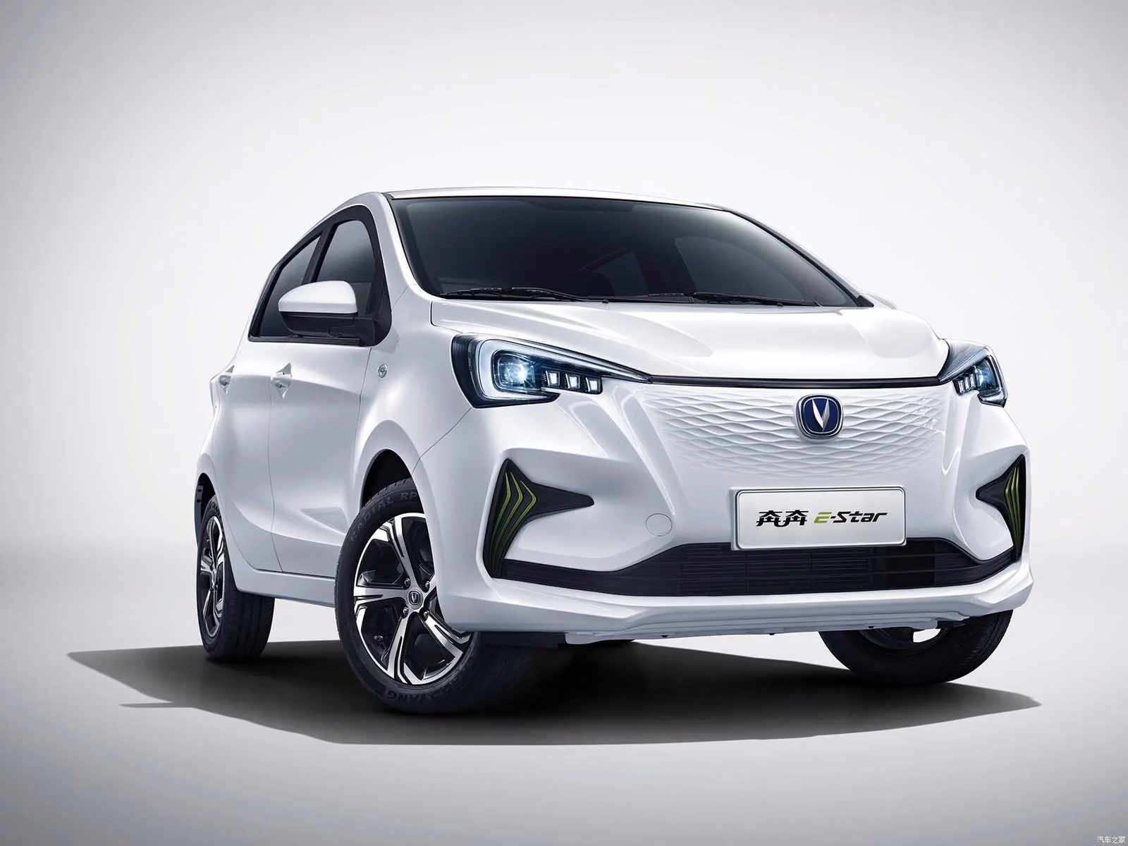 Changan E-Star — вид спереди