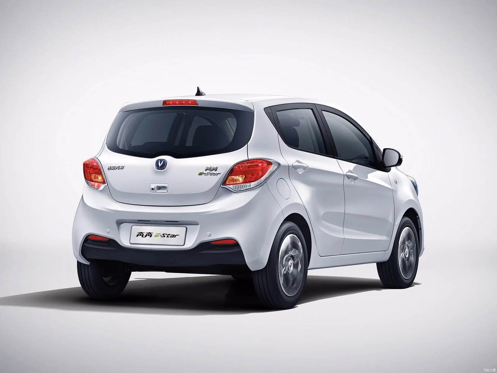 Changan E-Star — в движении