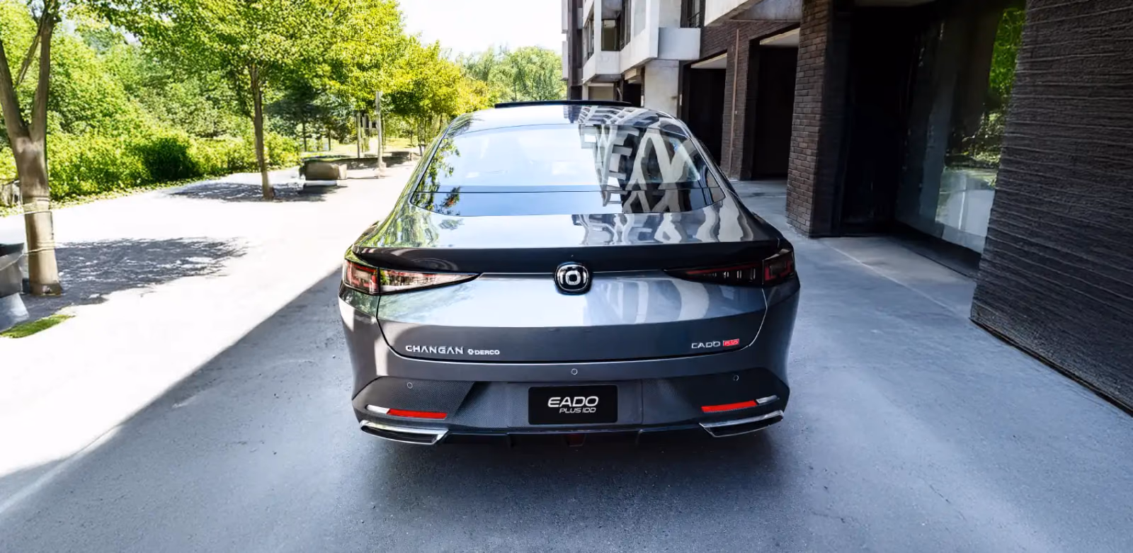 Changan Eado Plus, вид сзади
