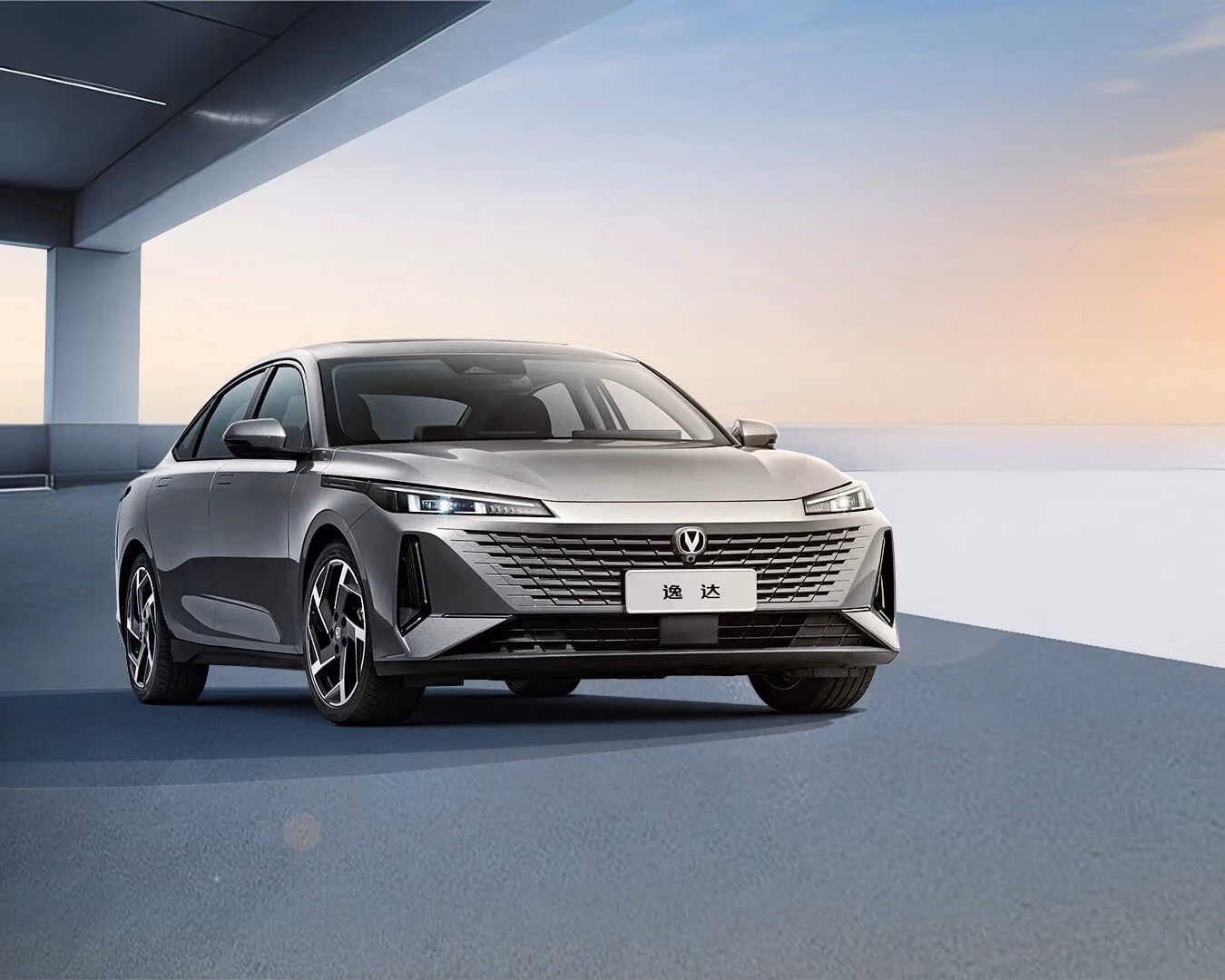 Changan Lamore, вид спереди
