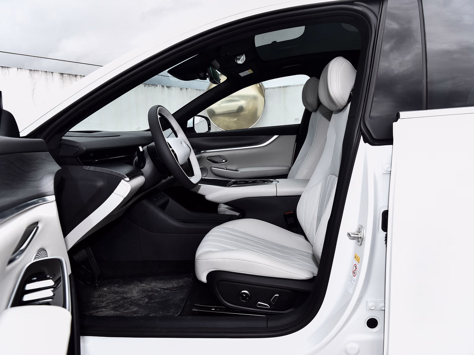 Changan Nevo A07 — доступ к водительскому месту