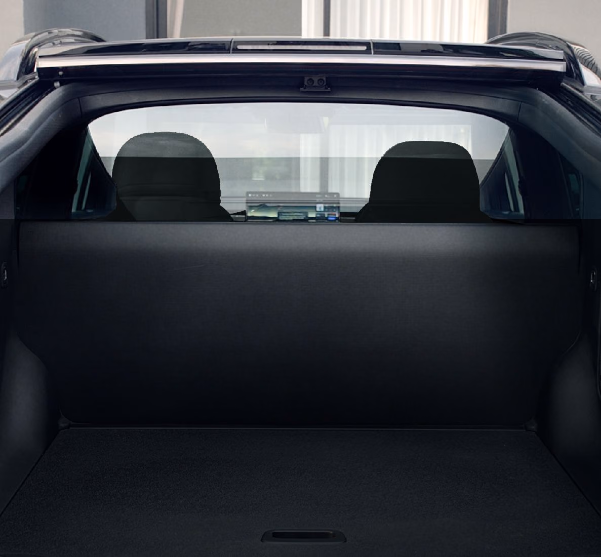 Changan Nevo E07 — грузовой отсек с закрытой шторкой