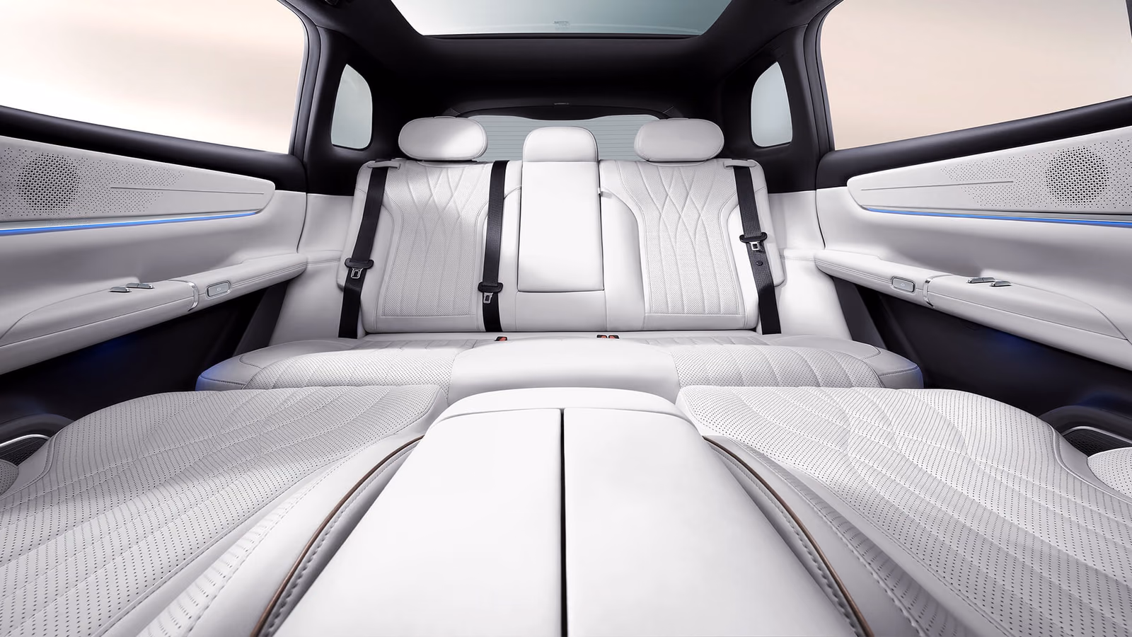 Changan Nevo Q07 — салон