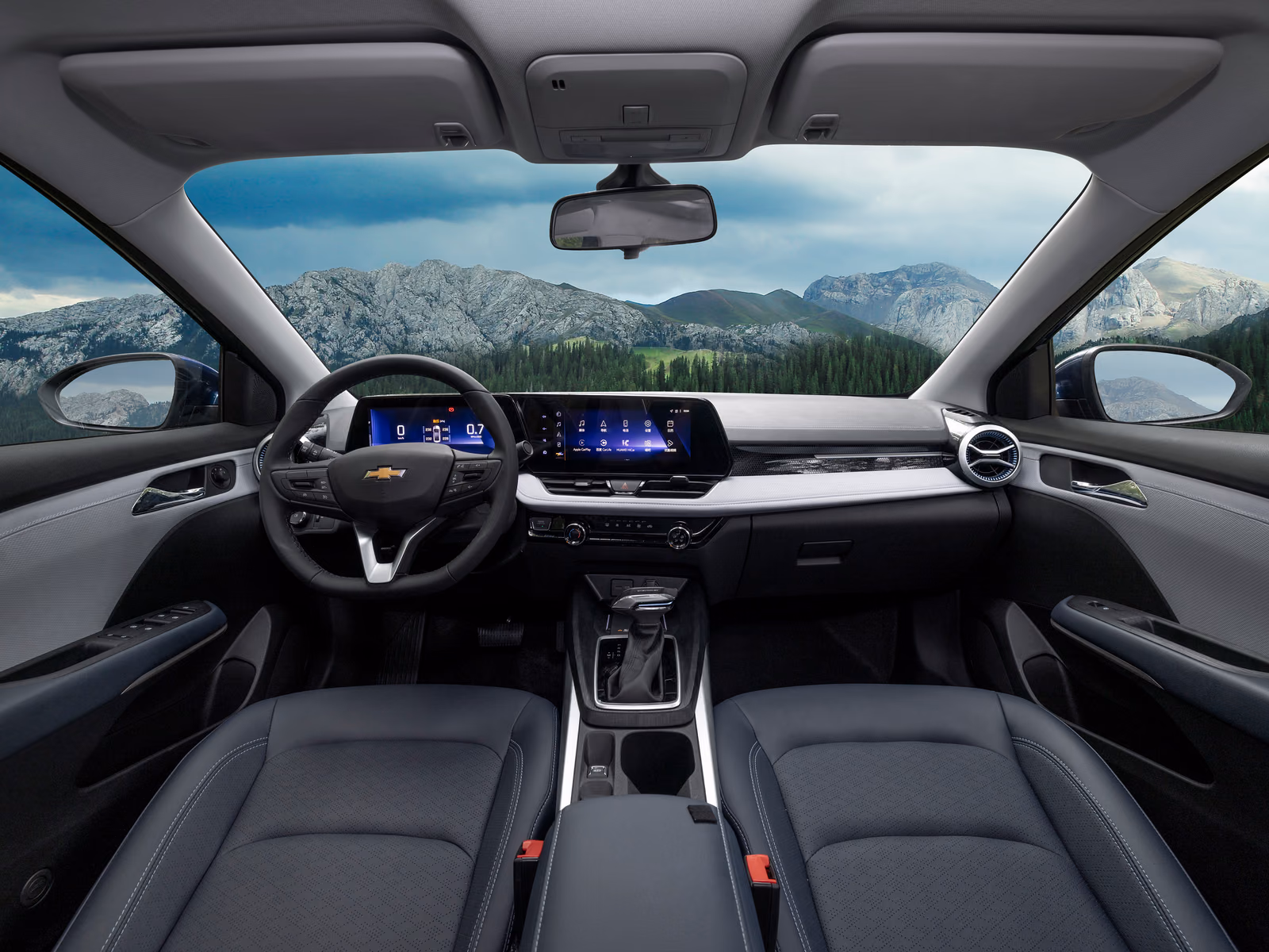 Chevrolet Monza — панорама леворульного цифрового кокпита