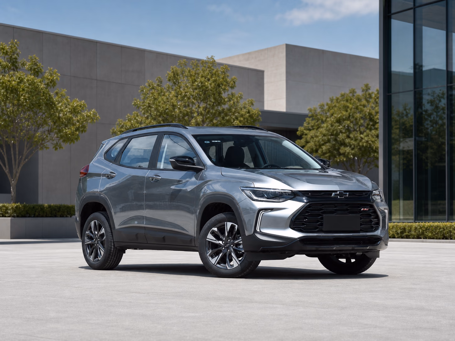 Chevrolet Tracker RS — вид спереди в три четверти