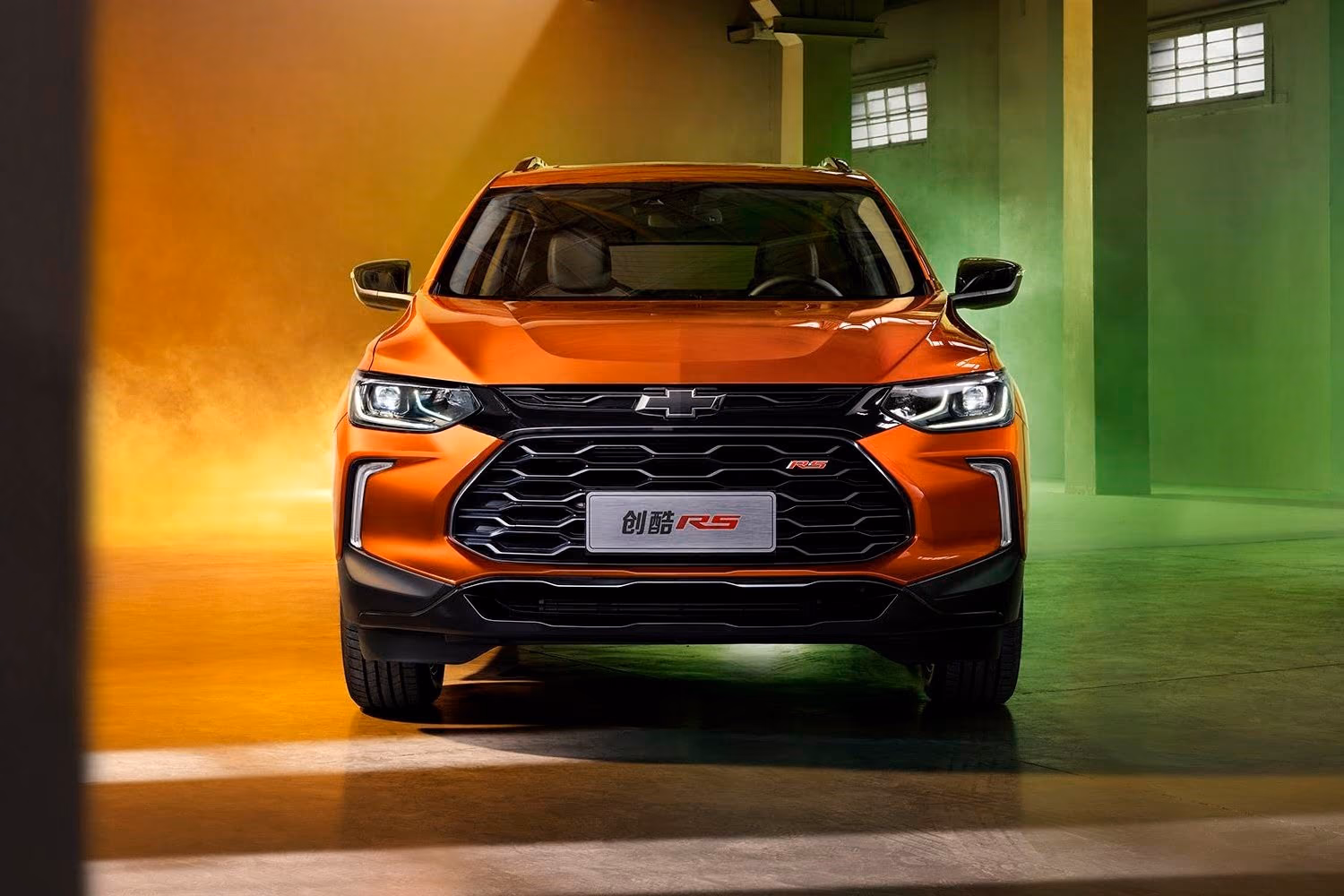 Chevrolet Tracker — вид спереди