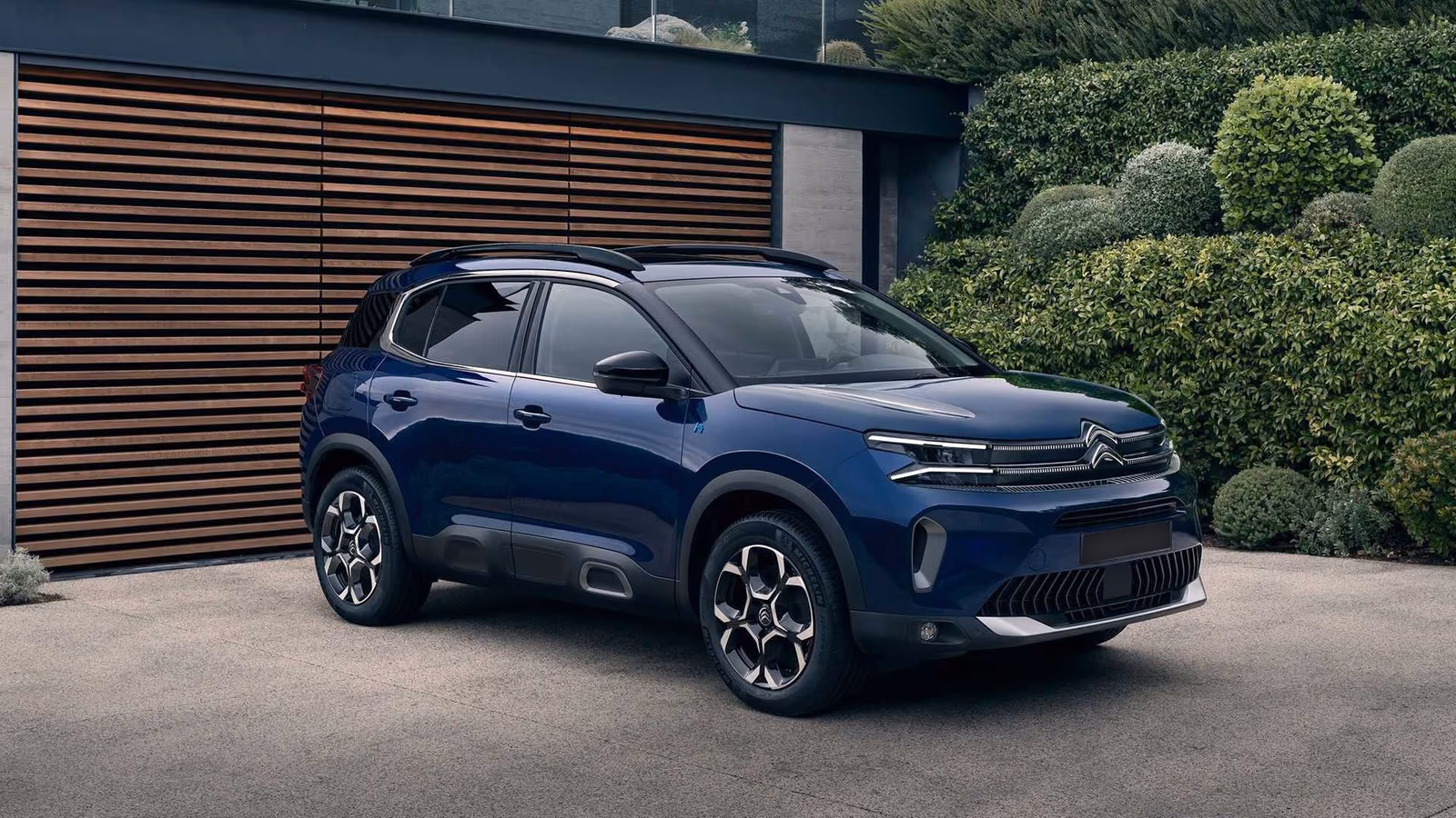 Citroen C5 Aircross — вид сзади