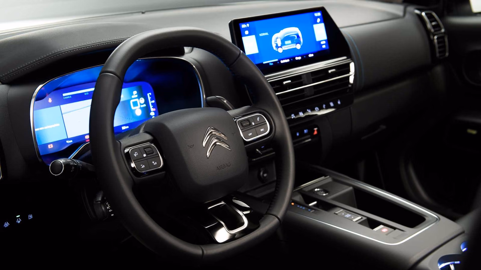 Citroen C5 Aircross — передняя панель и руль