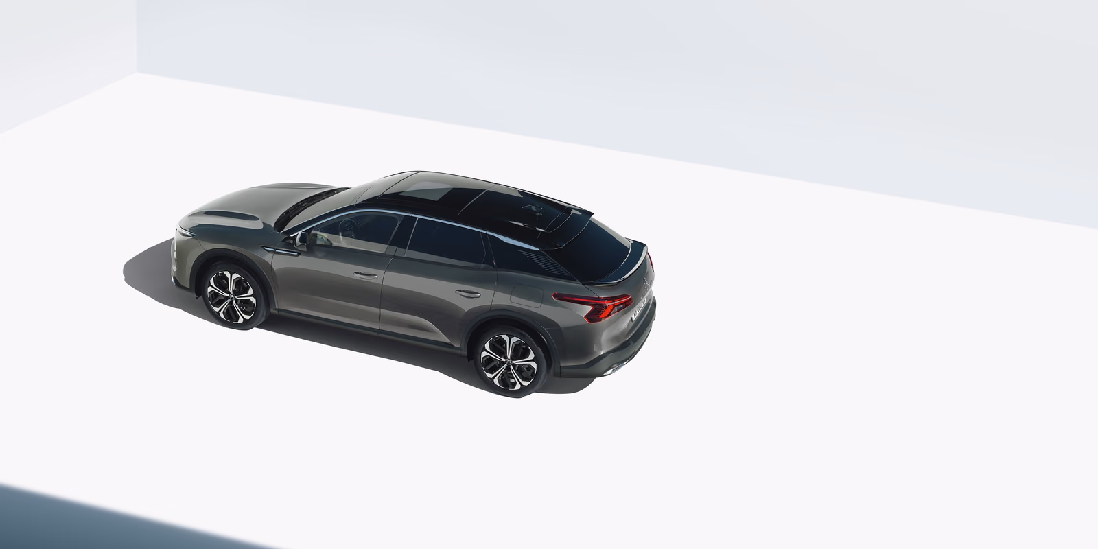 Citroen C5 X — вид сбоку
