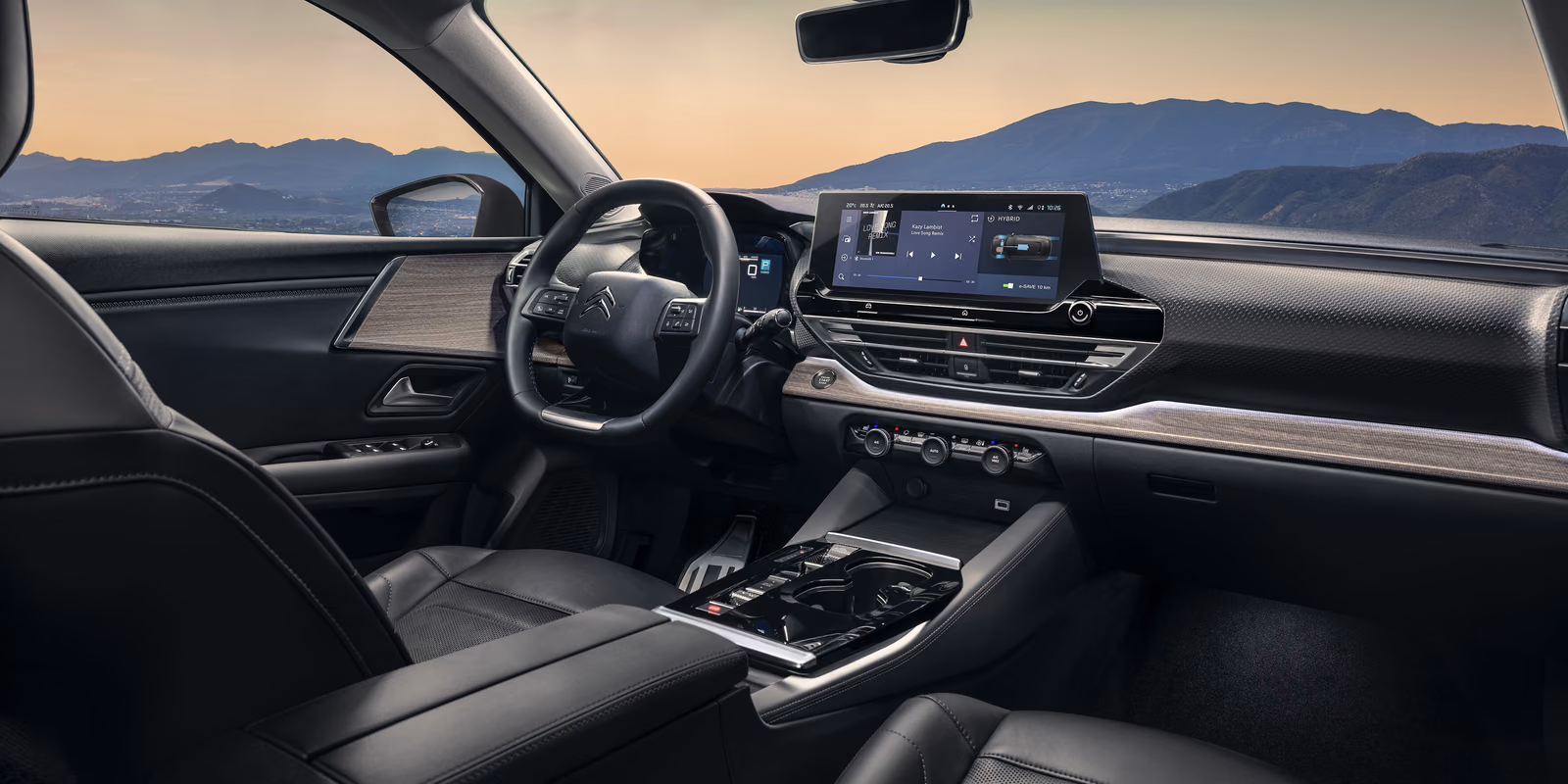 Citroen C5 X — передняя панель и руль