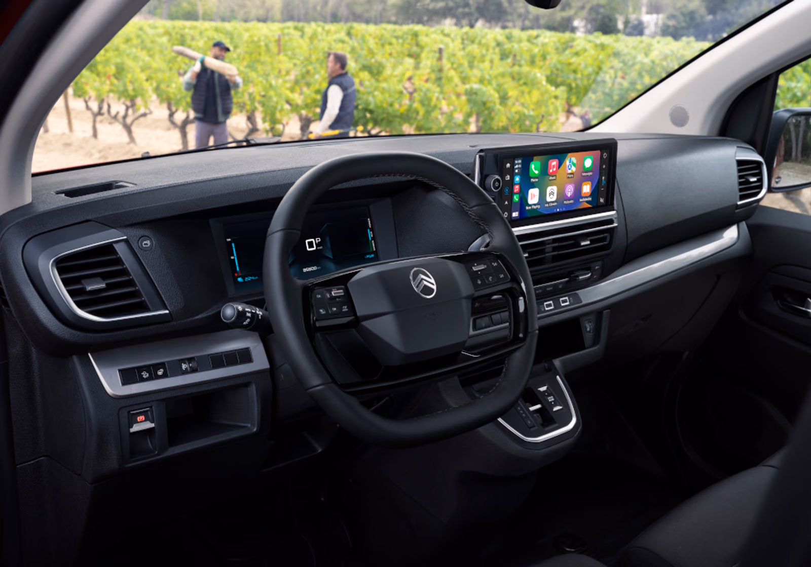 Кокпит Citroën SpaceTourer с двумя экранами