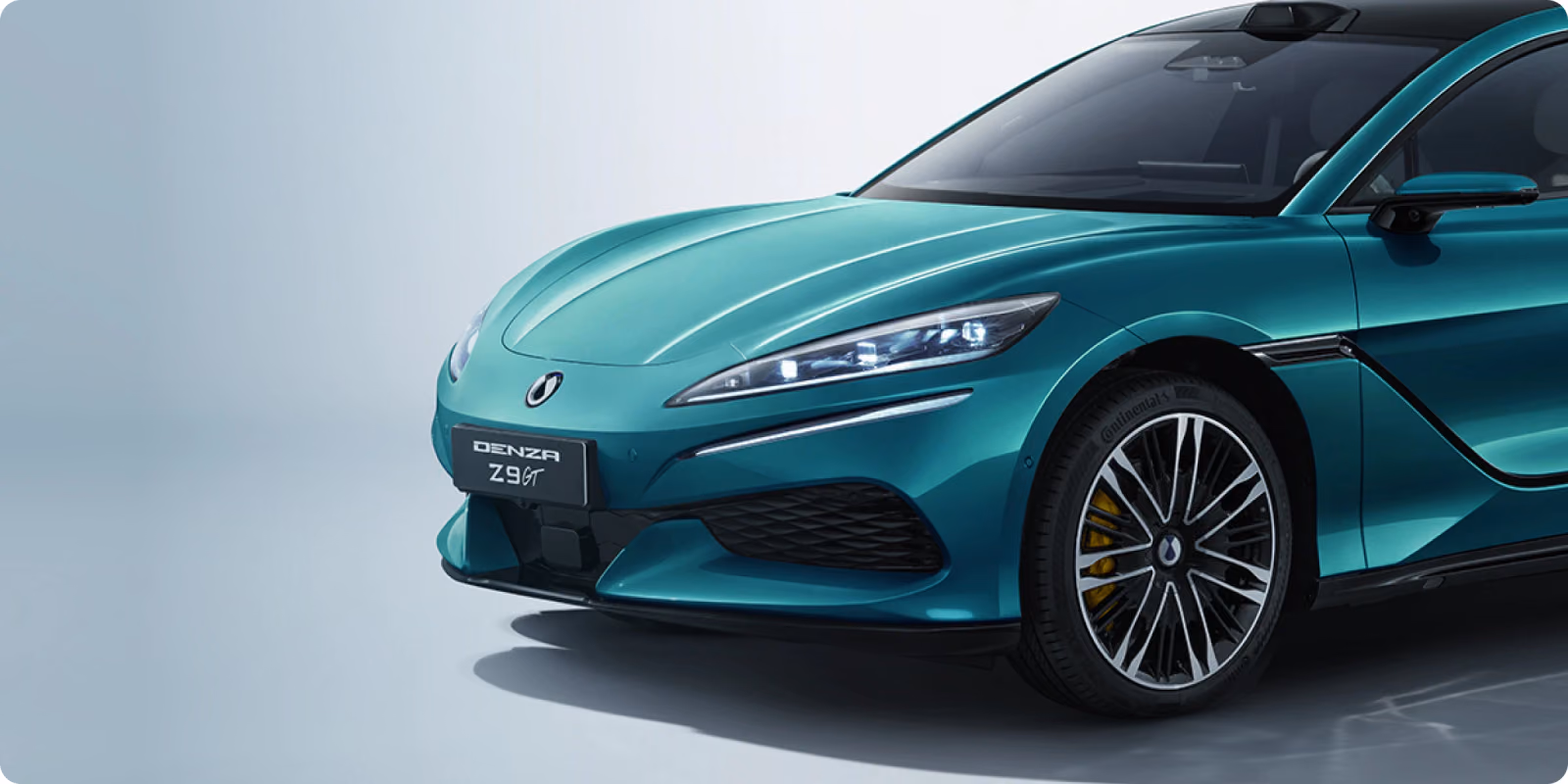 Передняя часть Denza Z9 GT крупным планом