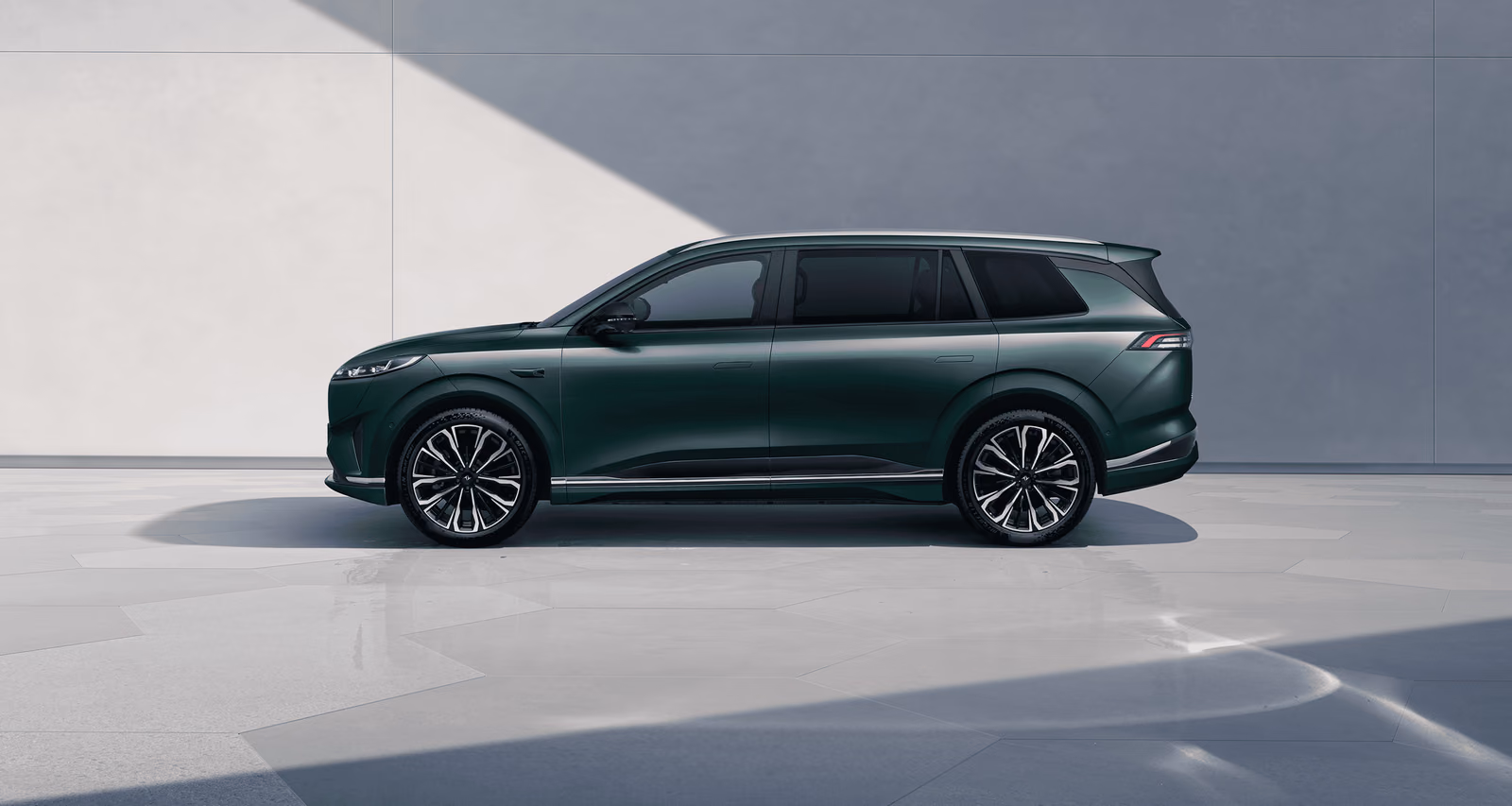 Dongfeng eπ 008 — профиль кузова