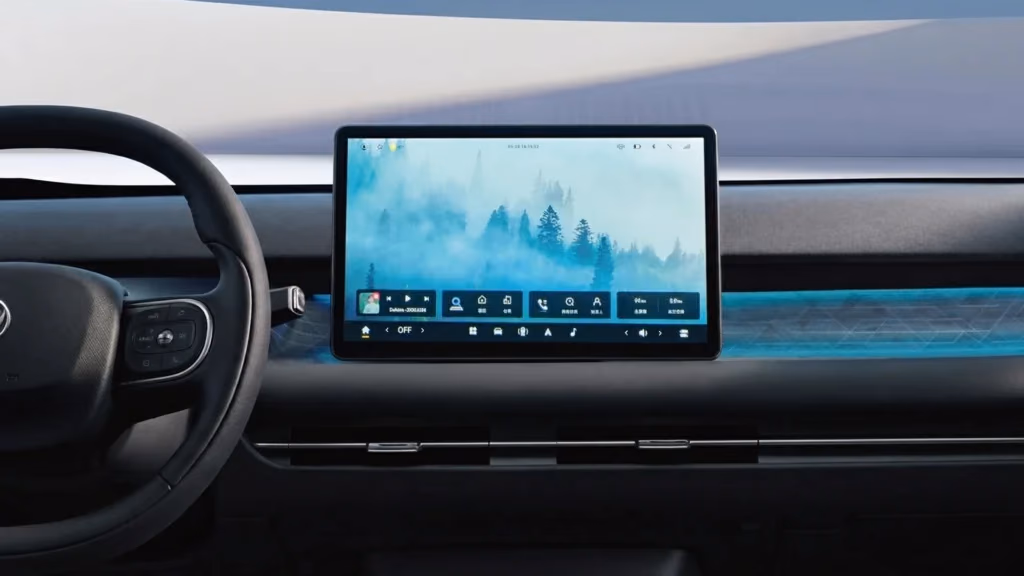Dongfeng Nammi 06 — центральный мультимедийный экран