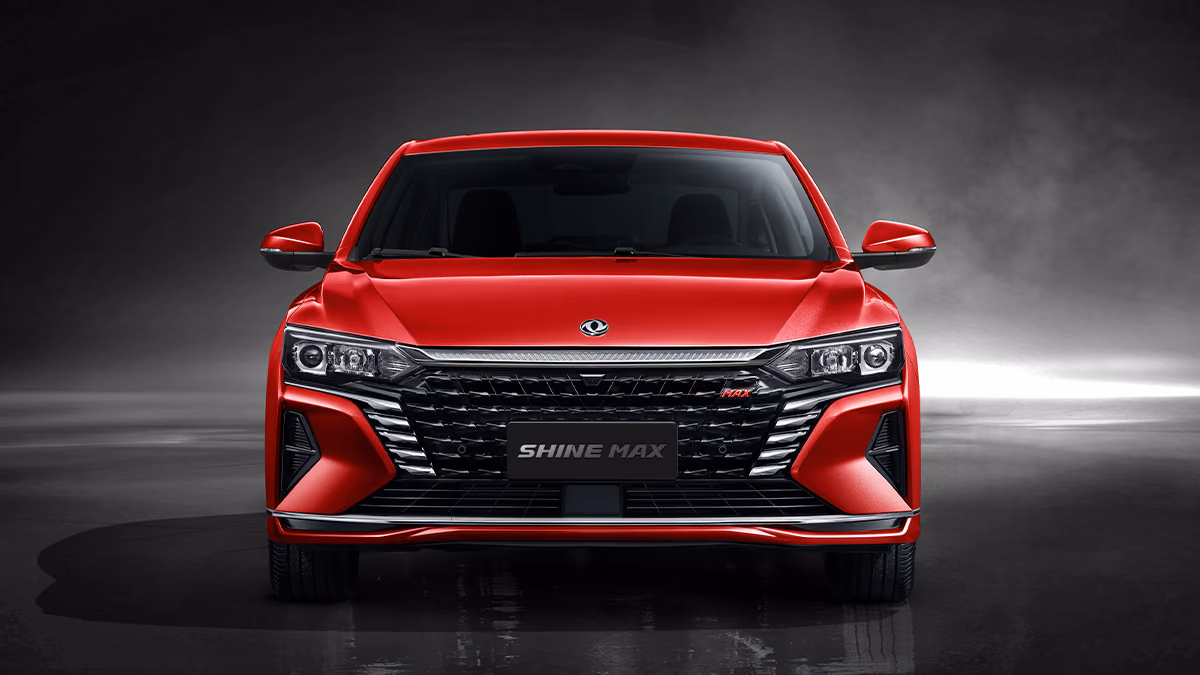 Красный Dongfeng Shine Max спереди