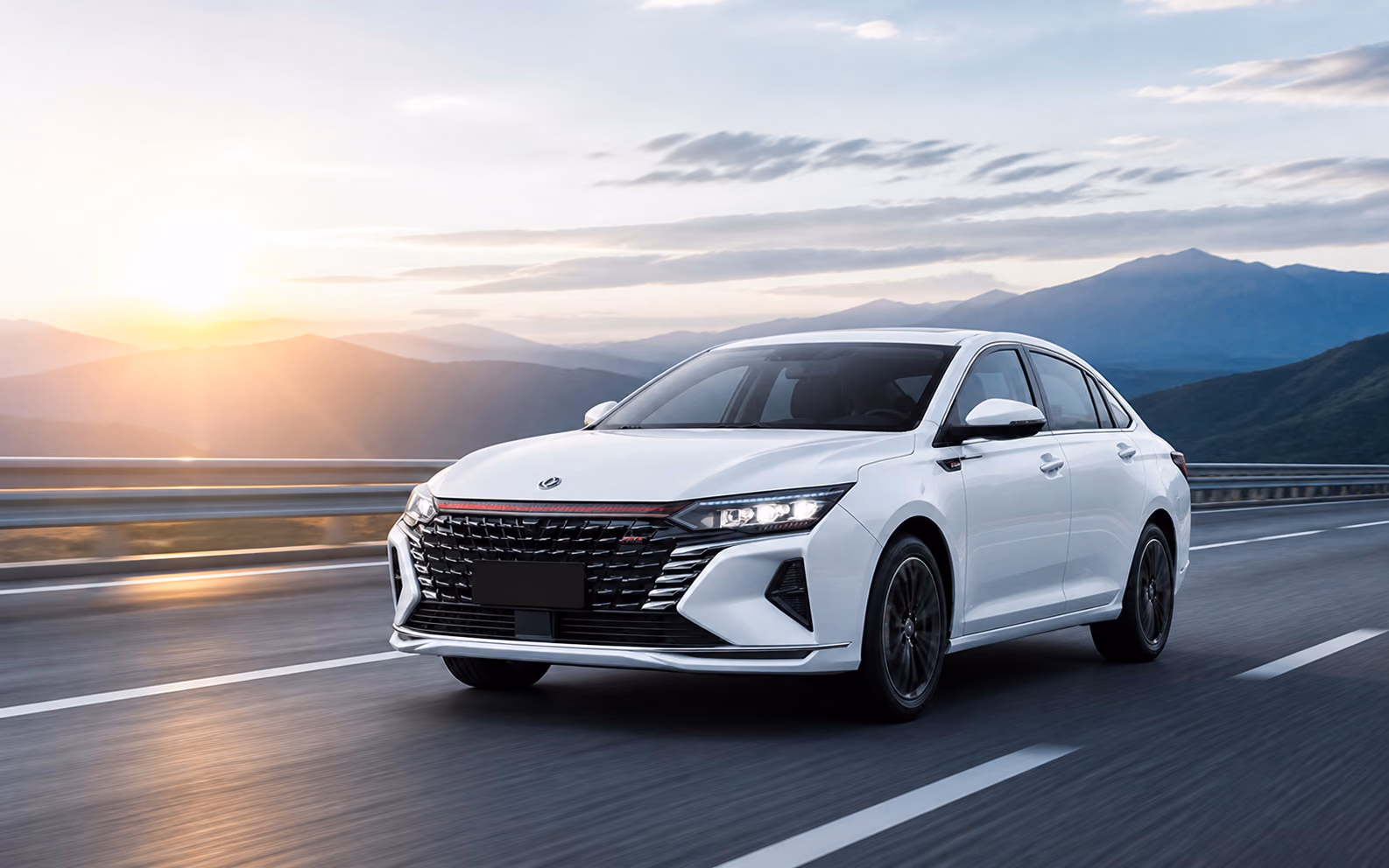 Dongfeng Shine Max MHD на дальней трассе