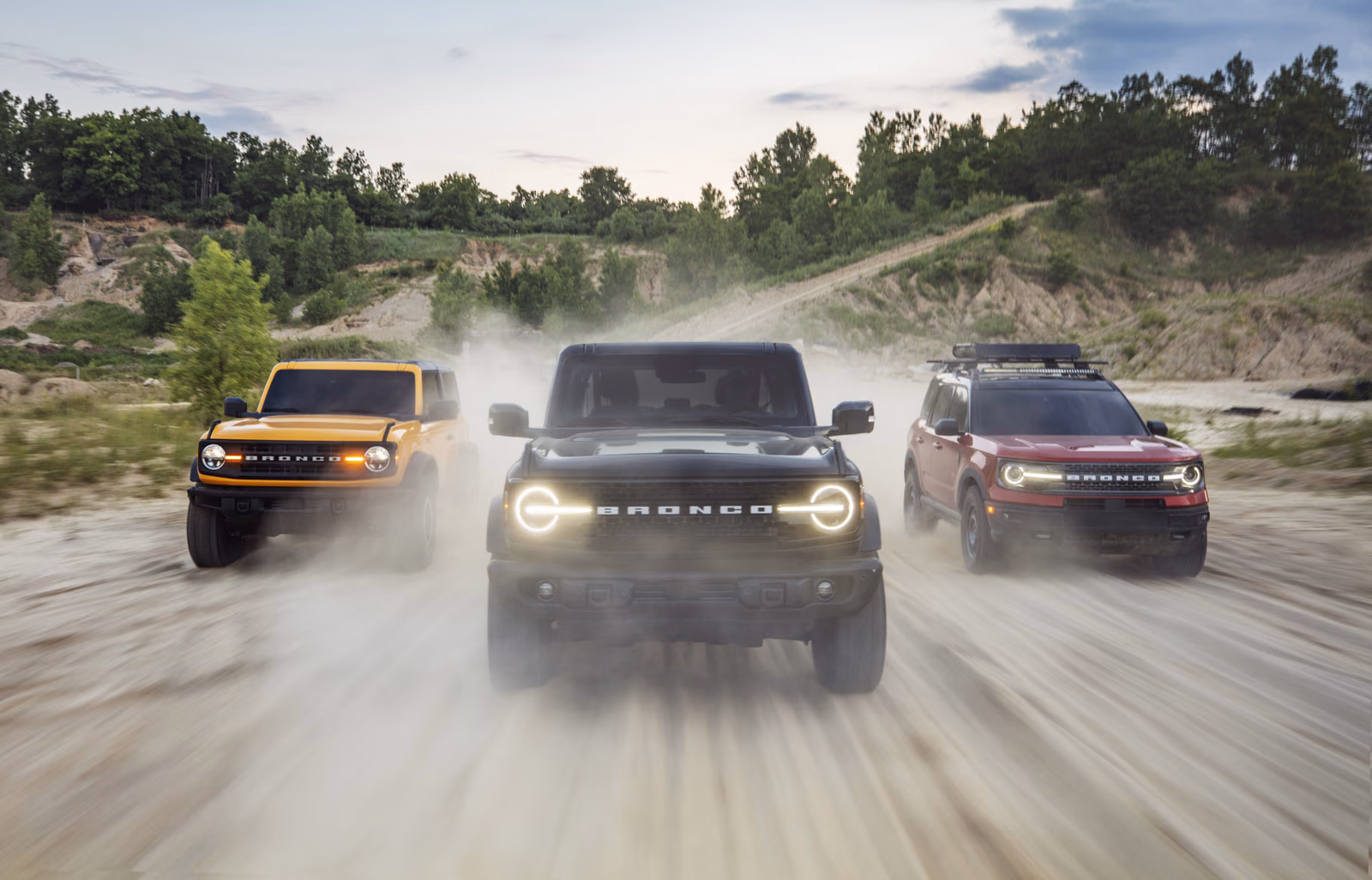 Ford Bronco — вид спереди