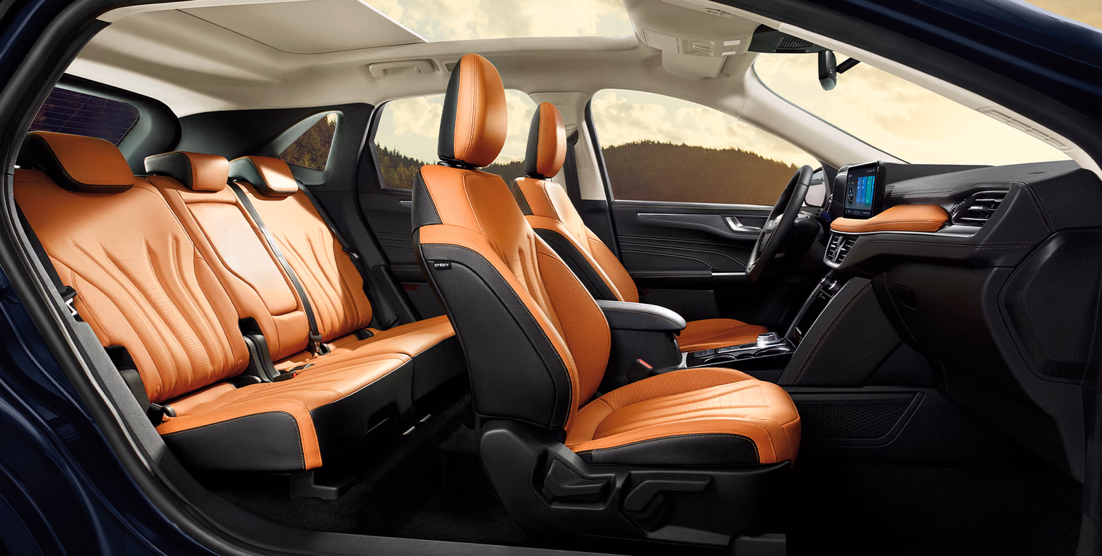 Ford Escape — официальный салон с коричневой отделкой