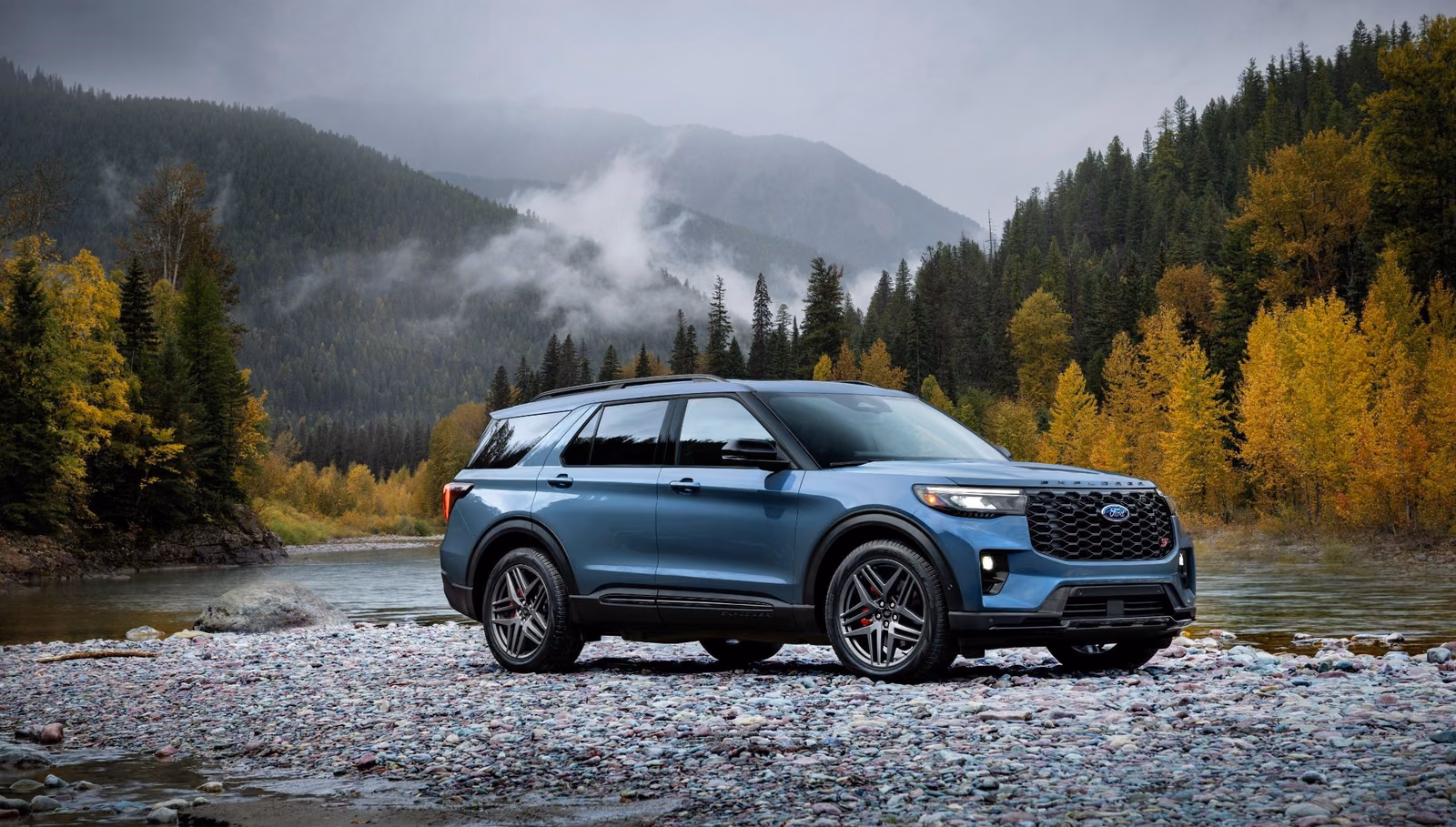 Ford Explorer — вид сзади