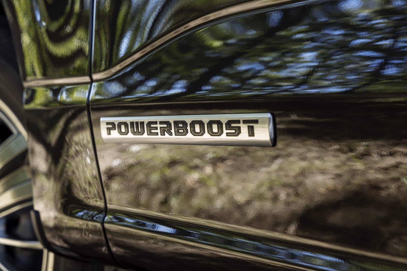 Шильдик PowerBoost на Ford F-150
