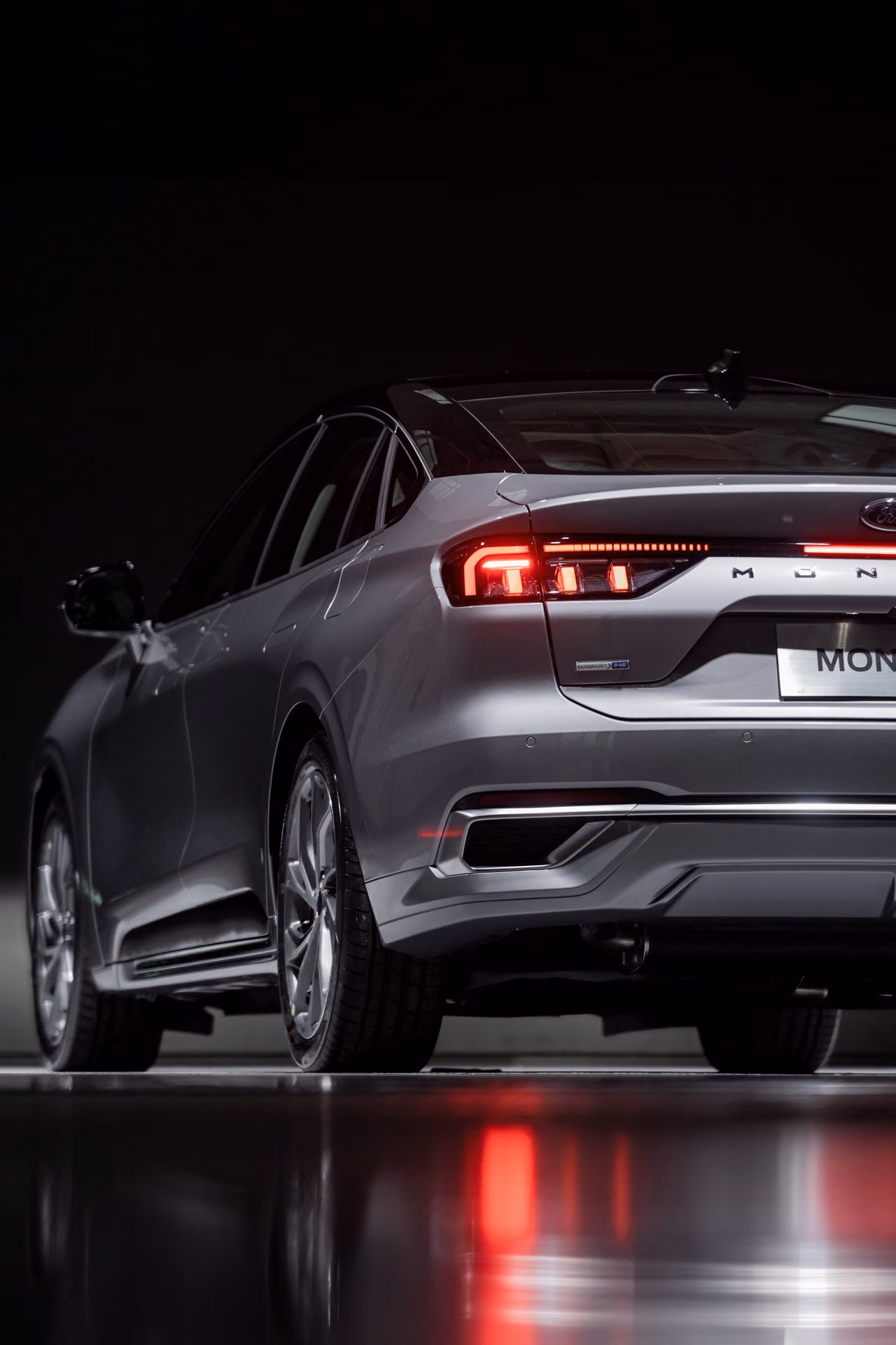 Ford Mondeo — деталь кузова
