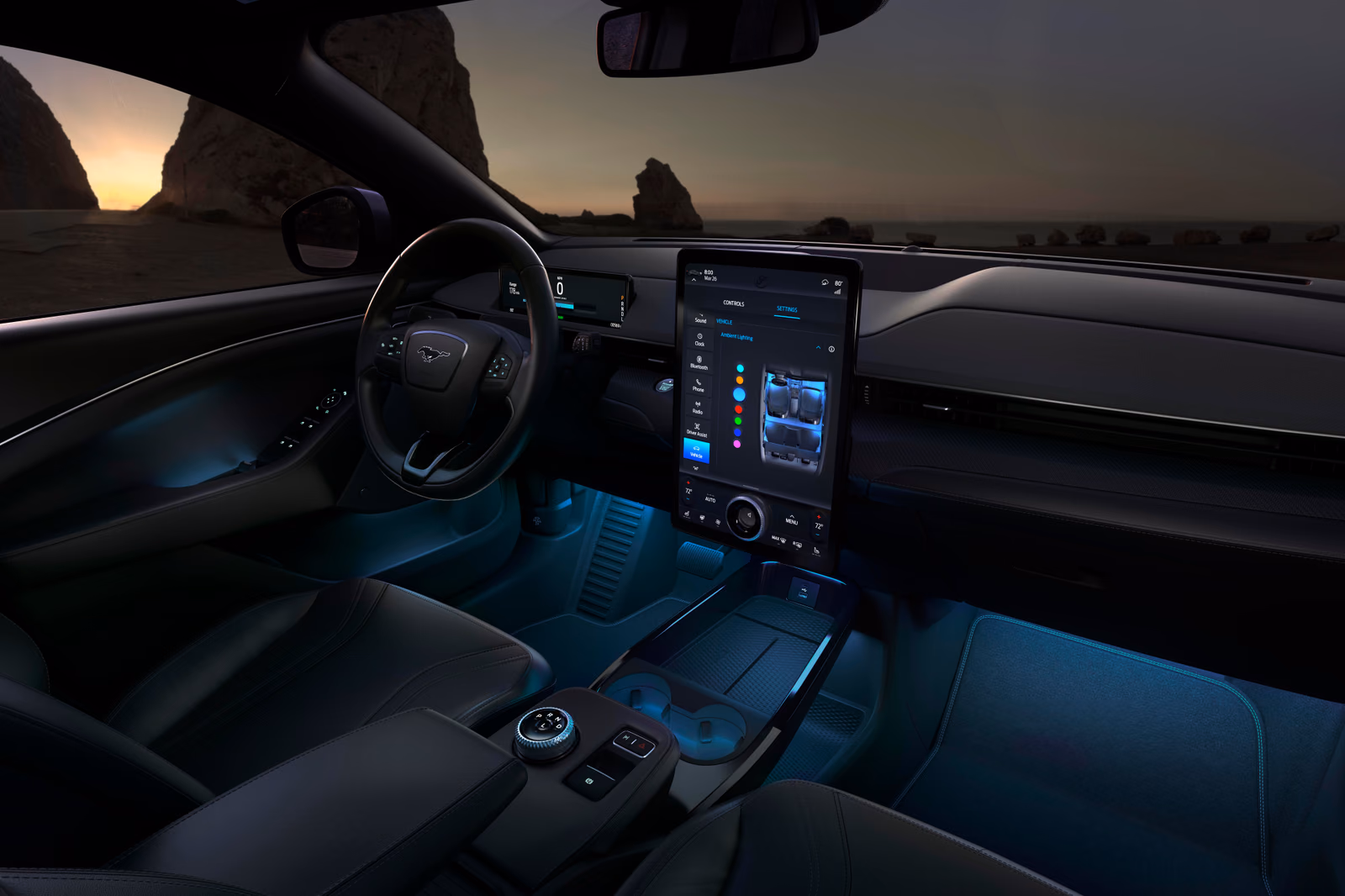 Ford Mustang Mach-E — передняя панель и руль