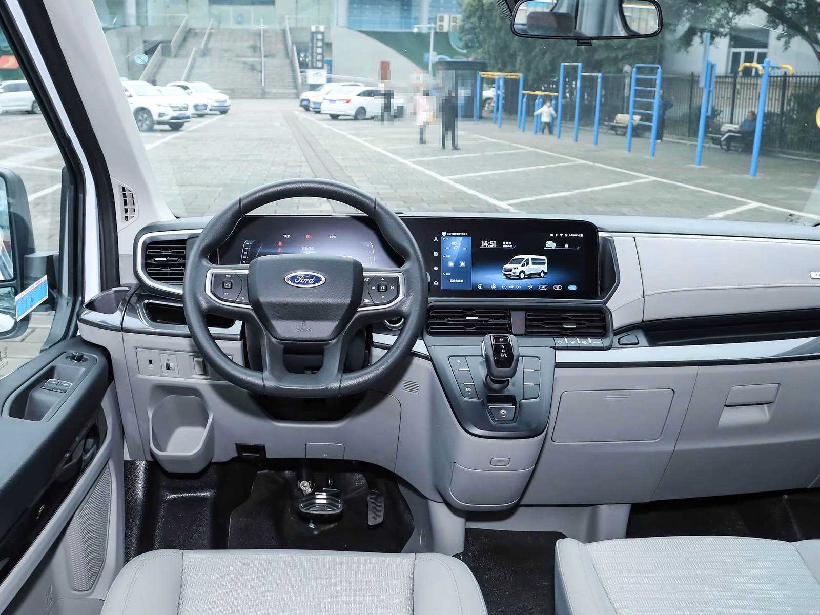 Ford Transit T8 — передняя панель