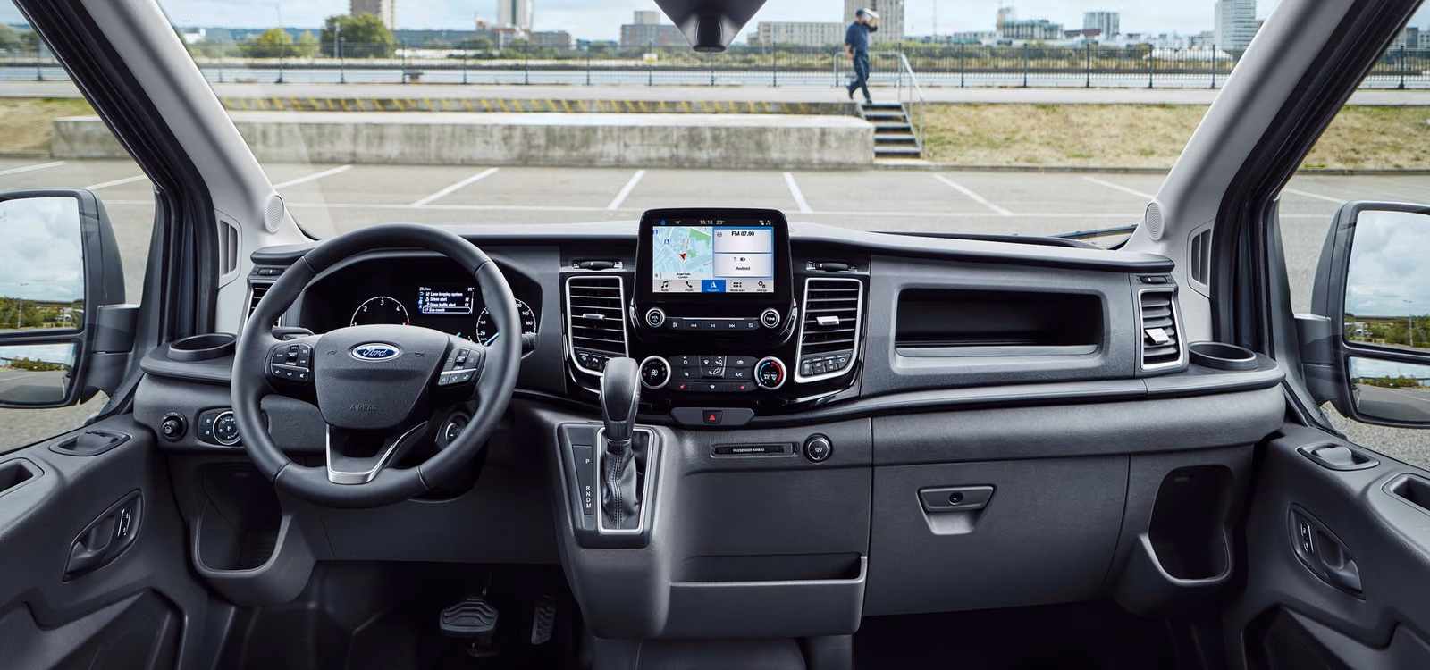 Передняя панель Ford Transit 2019