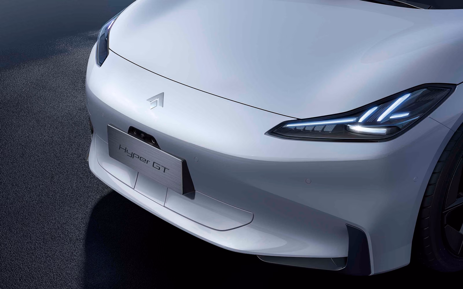 Передняя часть Hyptec GT крупным планом