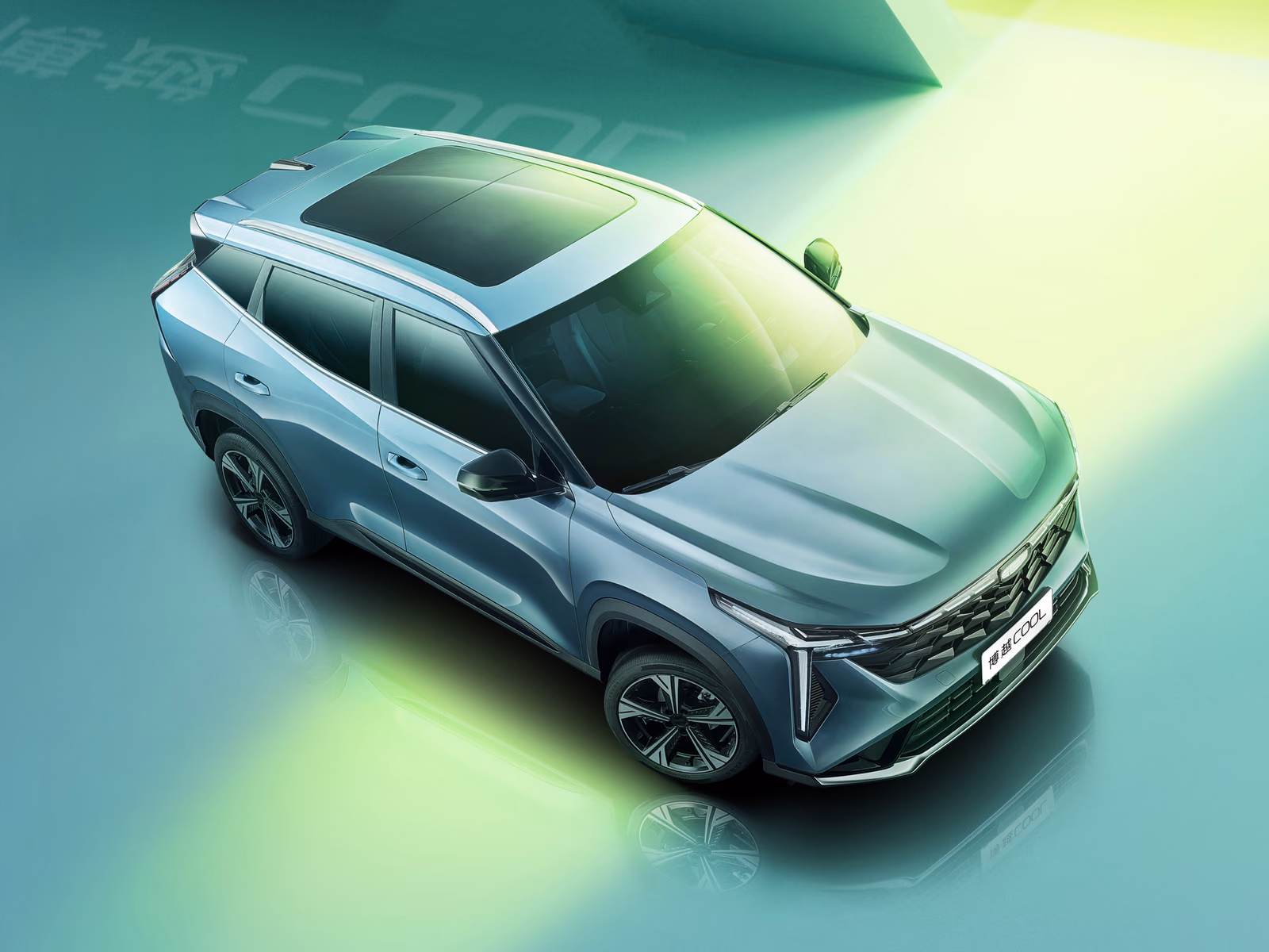 Geely Atlas Cool — передний ракурс сверху