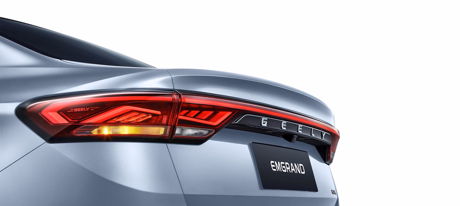 Сплошная линия задних фонарей Geely Emgrand