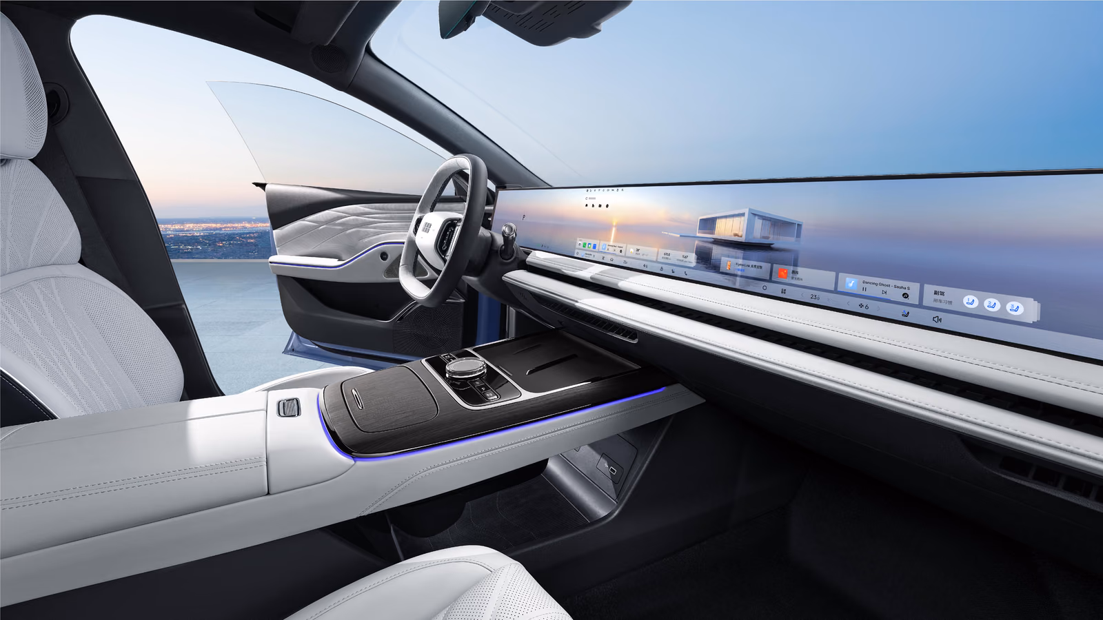 Салон Geely Galaxy E8 с панорамным экраном