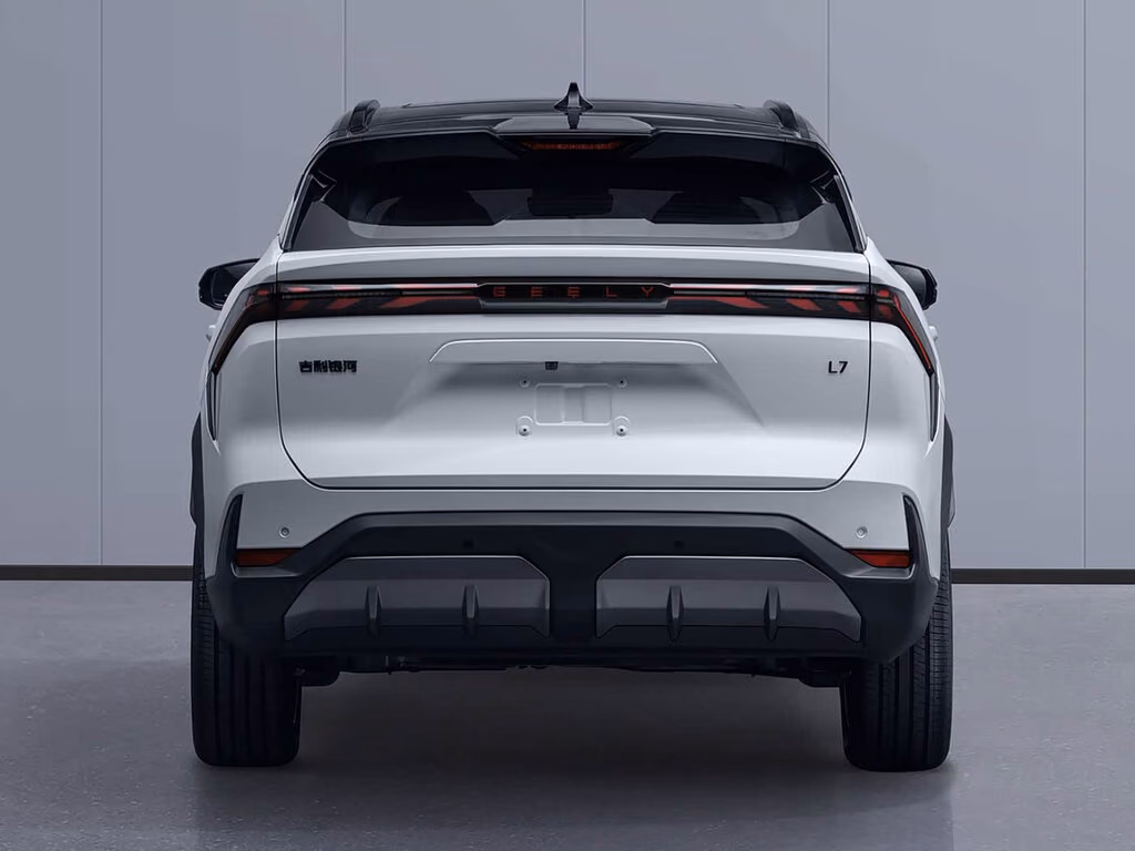 Geely Galaxy L7 — вид сзади