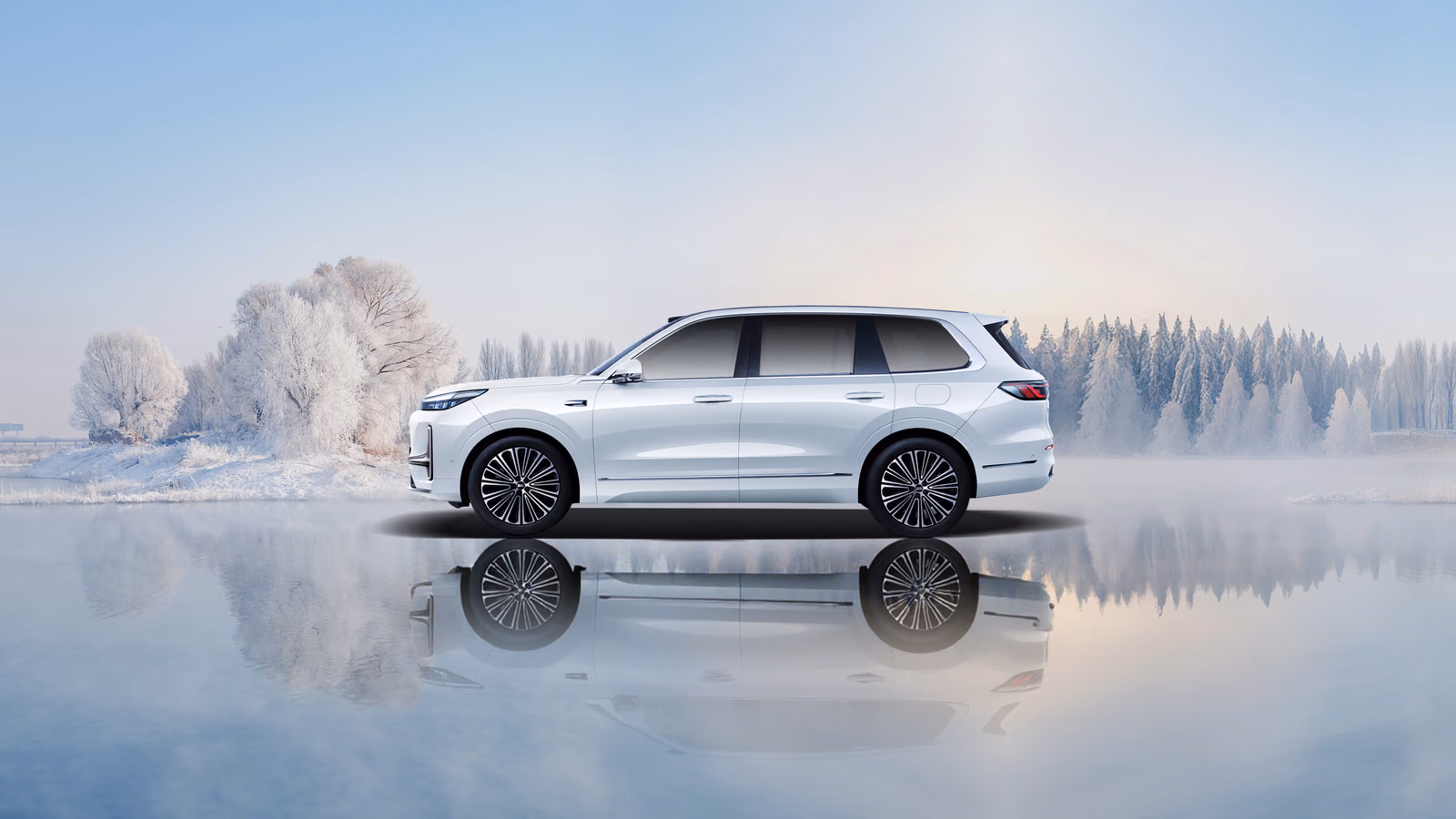 Белый Geely Galaxy M9 на зимнем озере