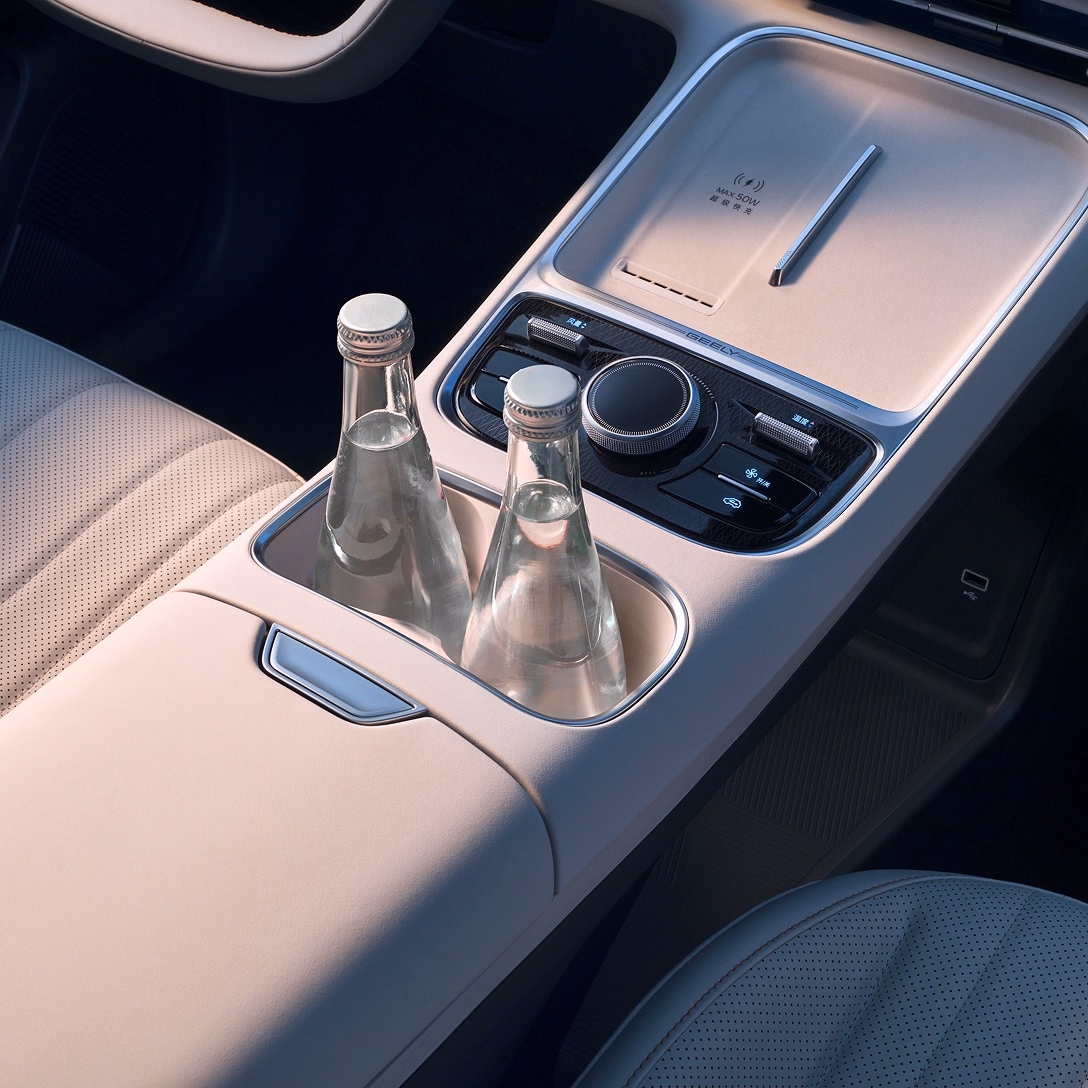 Центральная консоль Geely Galaxy Starship 7 EM-i