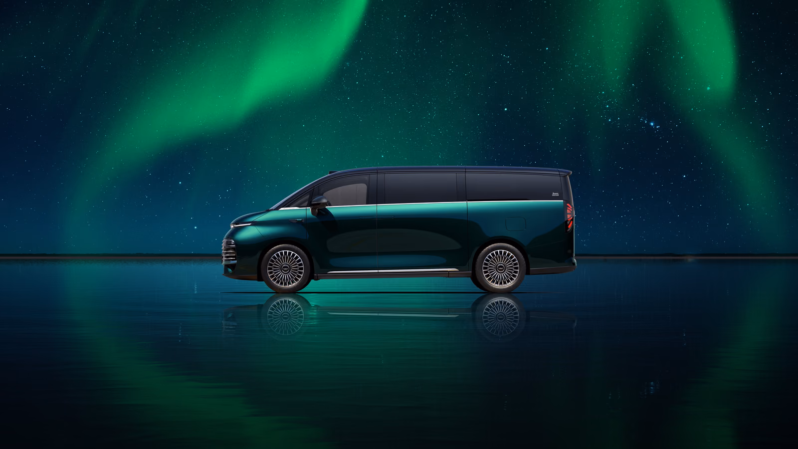 Geely Galaxy V900 под северным сиянием