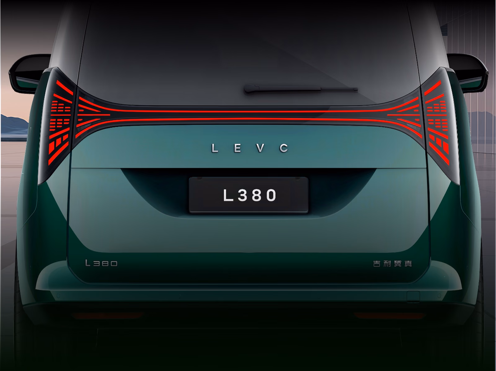 LEVC L380, вид сзади