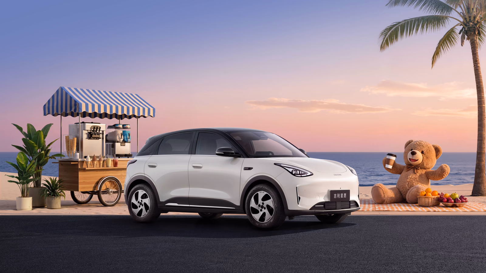 Белый Geely Star Wish у пляжного киоска
