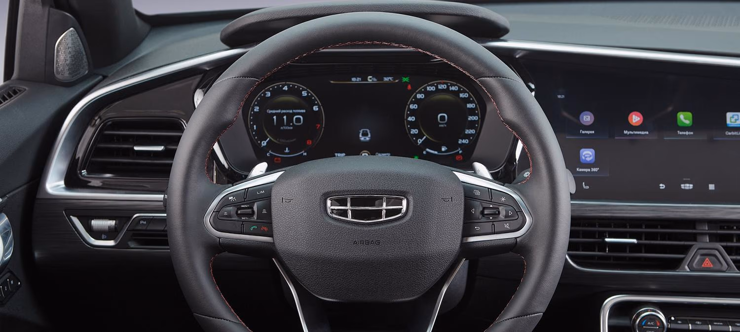 Руль и цифровая приборная панель Geely Tugella