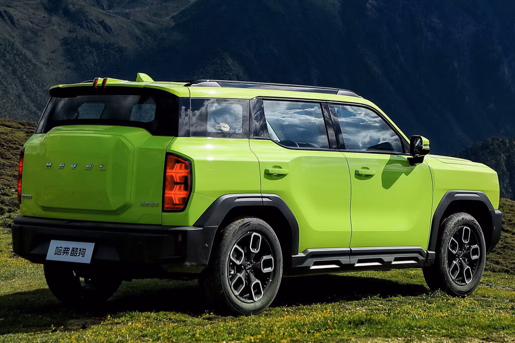 Haval Cool Dog — вид сзади в зелёном цвете