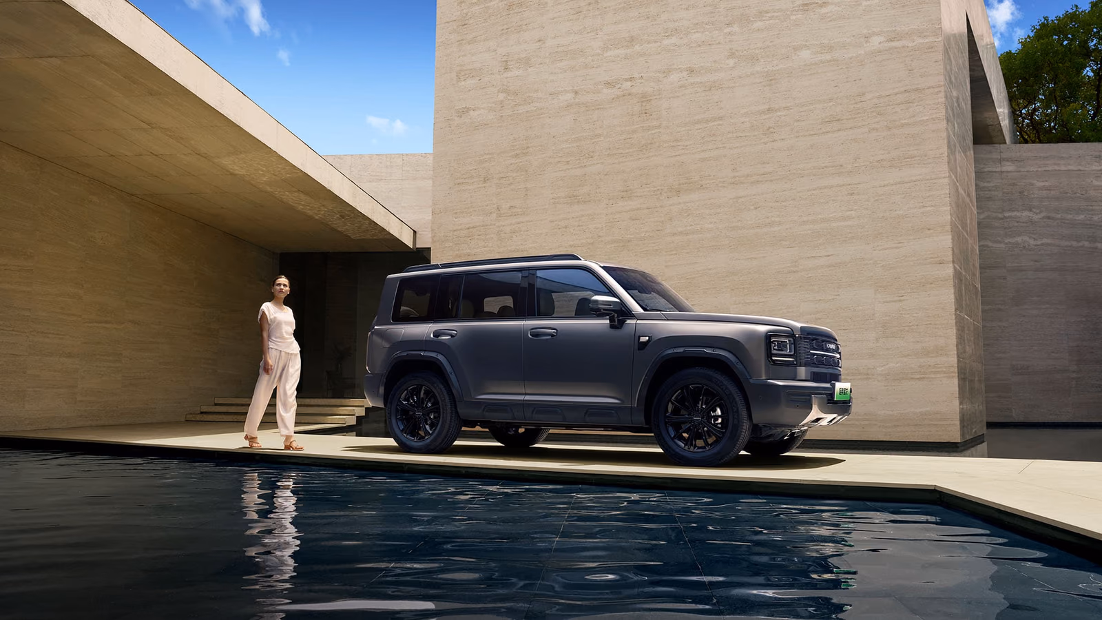 Haval Raptor 2026 — профиль у современного здания