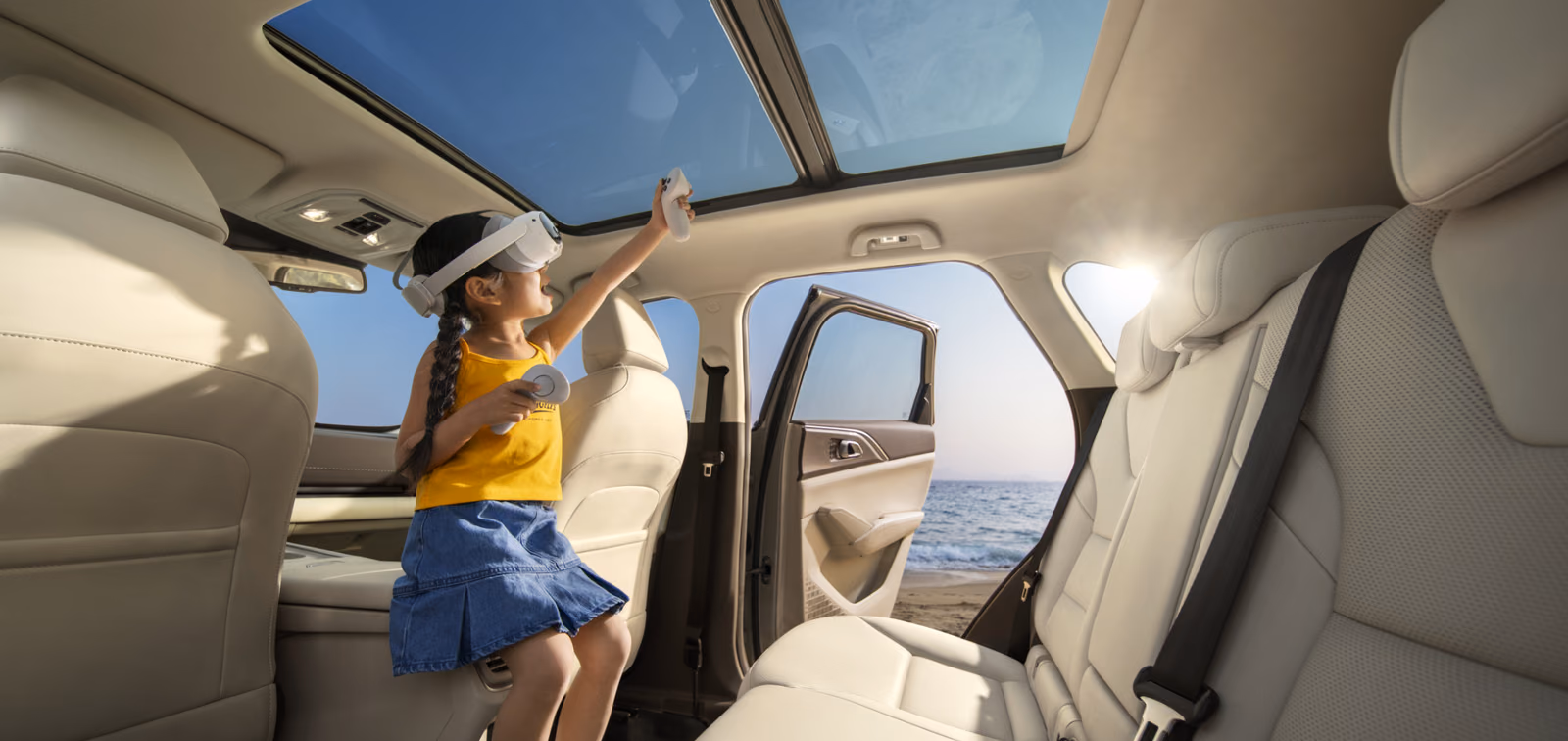 Haval Xiaolong Max второго поколения — панорамная крыша из салона